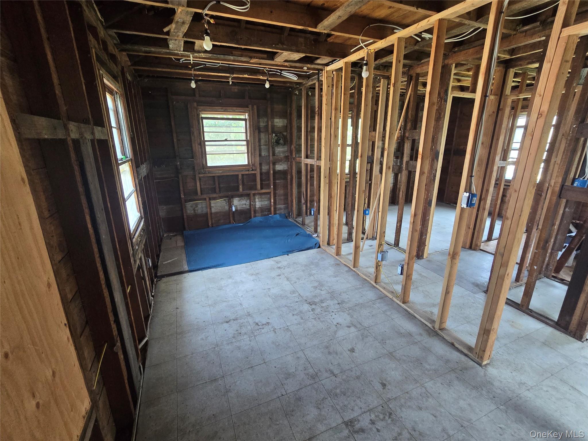 31 Union Ave Property Photo 8