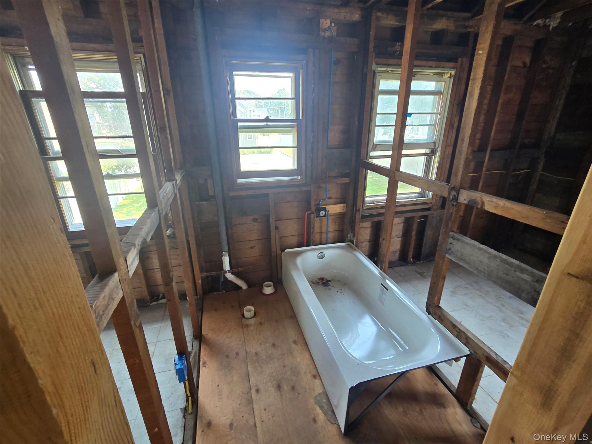 31 Union Ave Property Photo 10