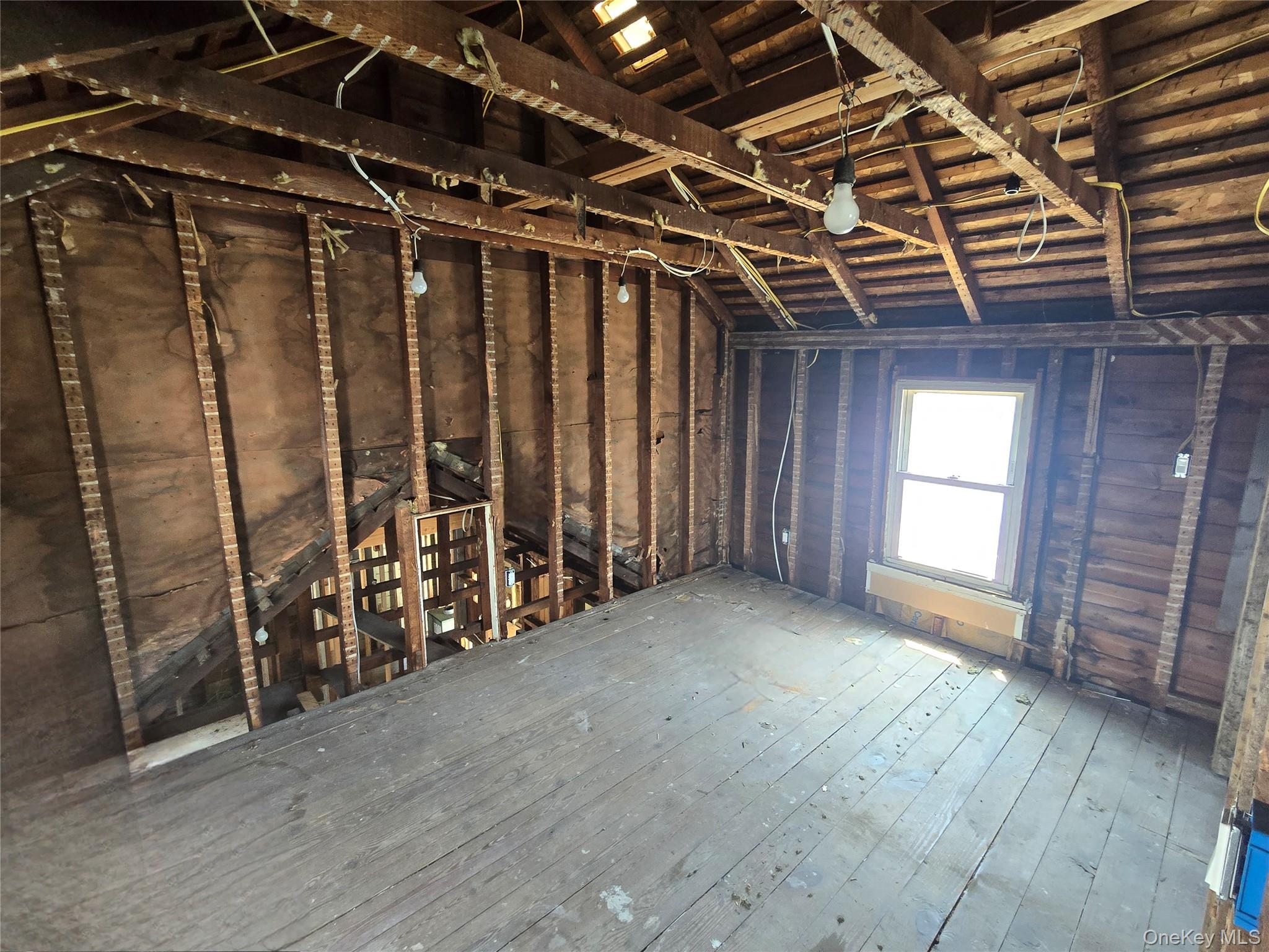 31 Union Ave Property Photo 11