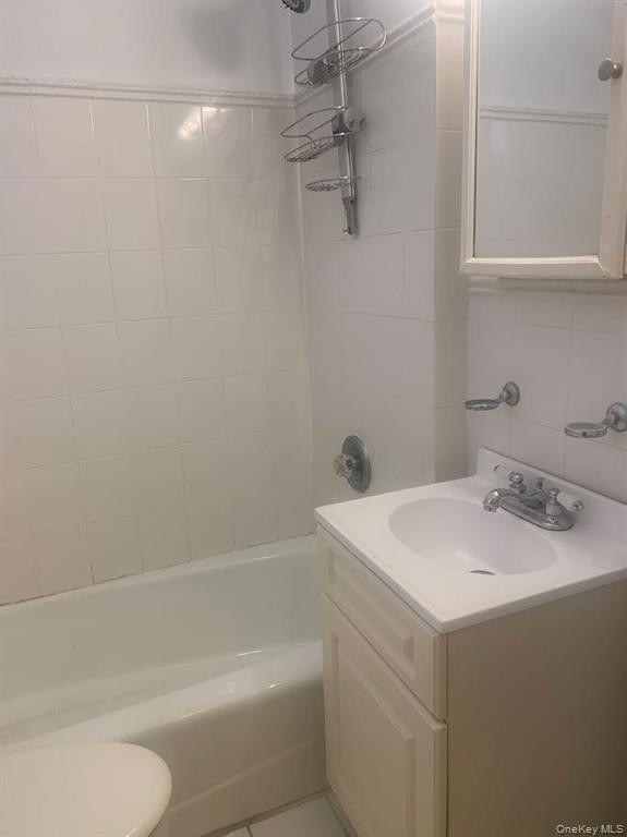 2600 Henry Hudson Parkway 1e Property Photo 4