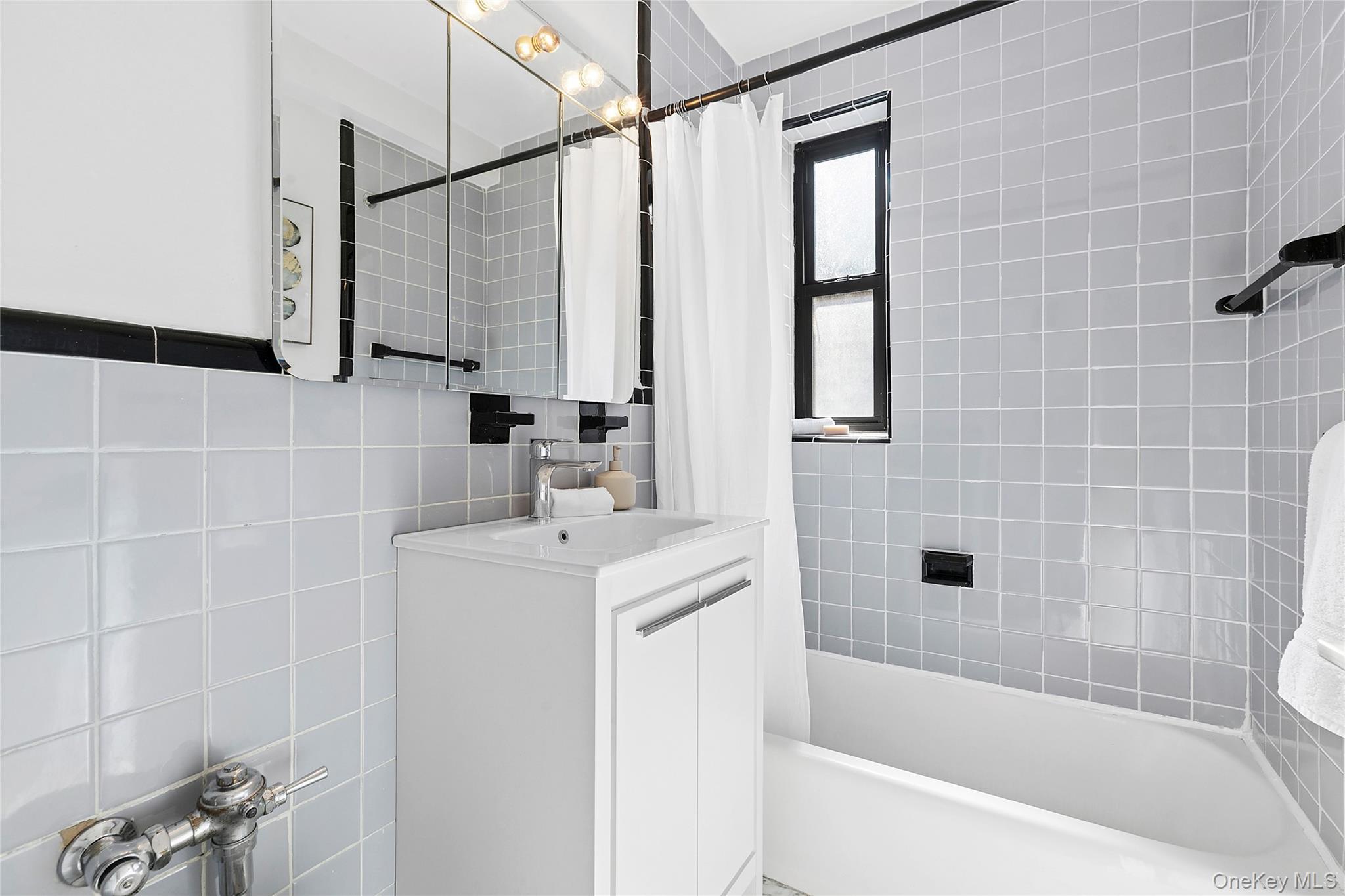 330 E 70th Street 6e Property Photo 5