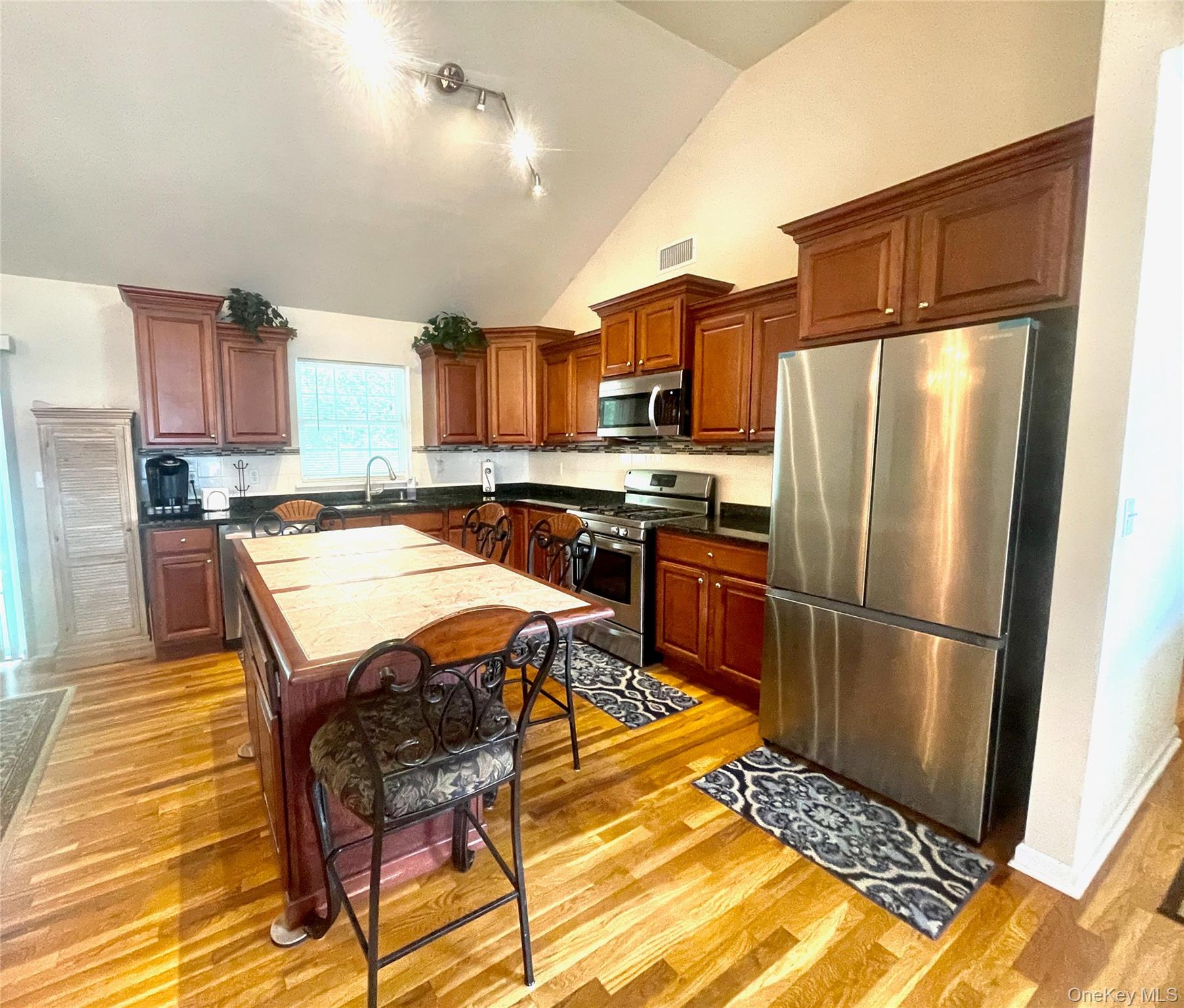 24 3rd Street Property Photo 6