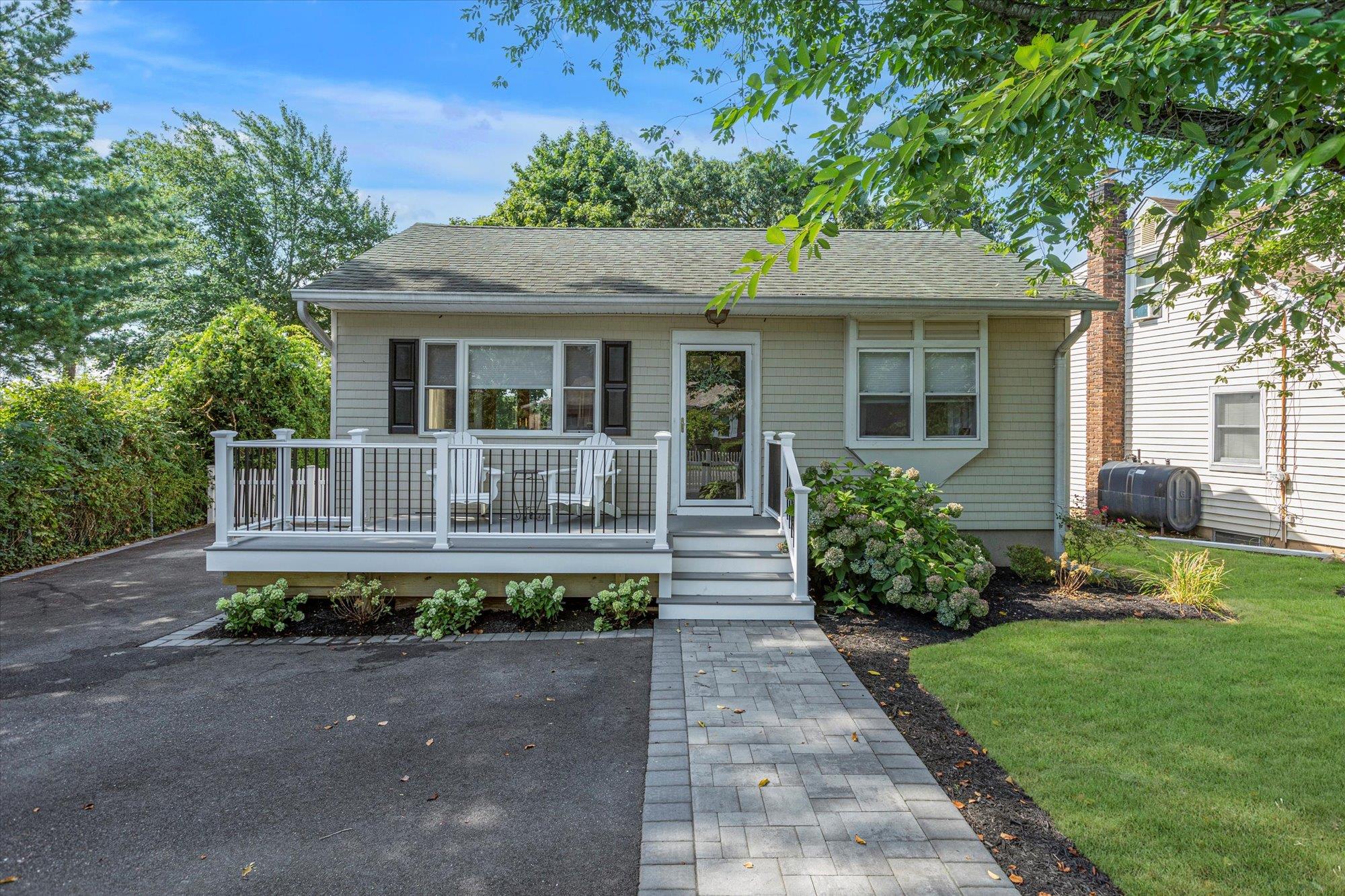 84 Bellerose Avenue Property Photo 1