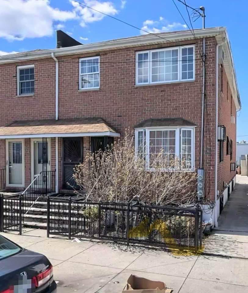 864 Euclid Avenue Property Photo 1