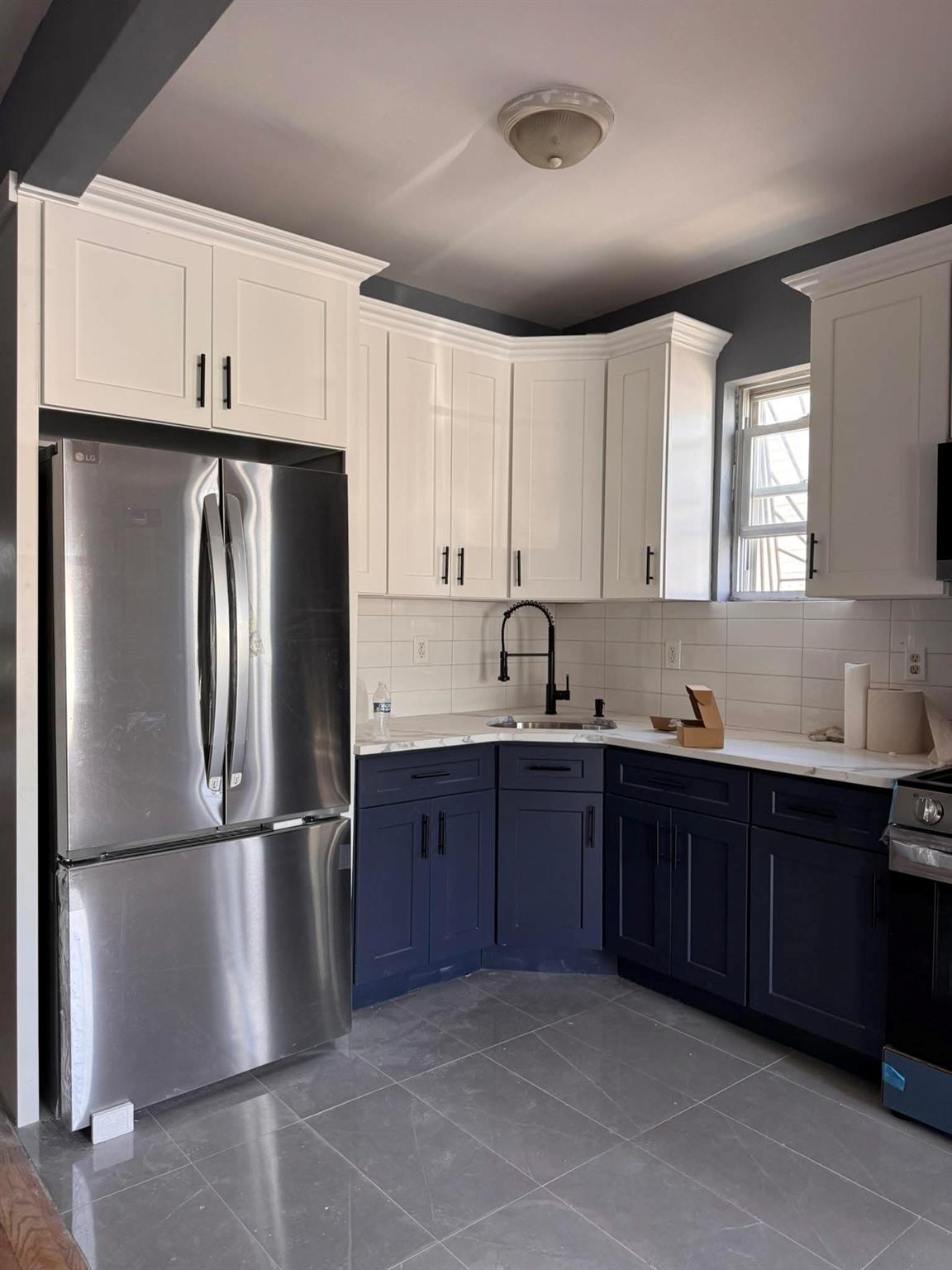 864 Euclid Avenue Property Photo 3