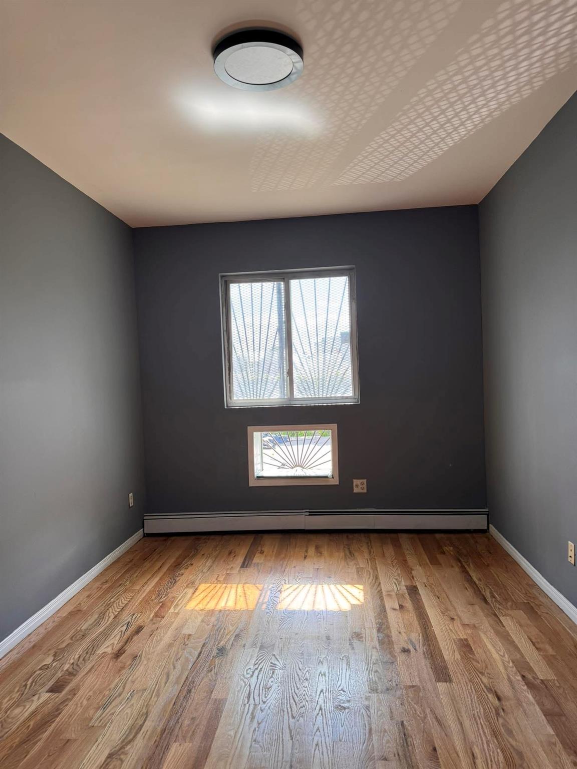 864 Euclid Avenue Property Photo 4