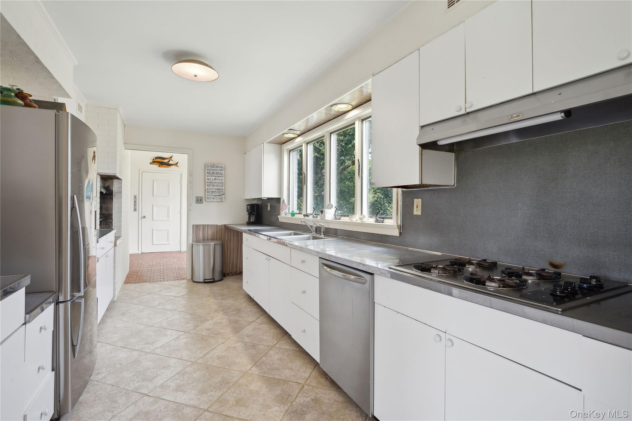 33 Beach Road Property Photo 22