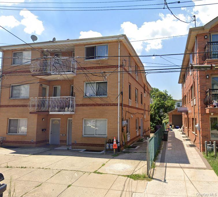 4316 212th Street Property Photo 1