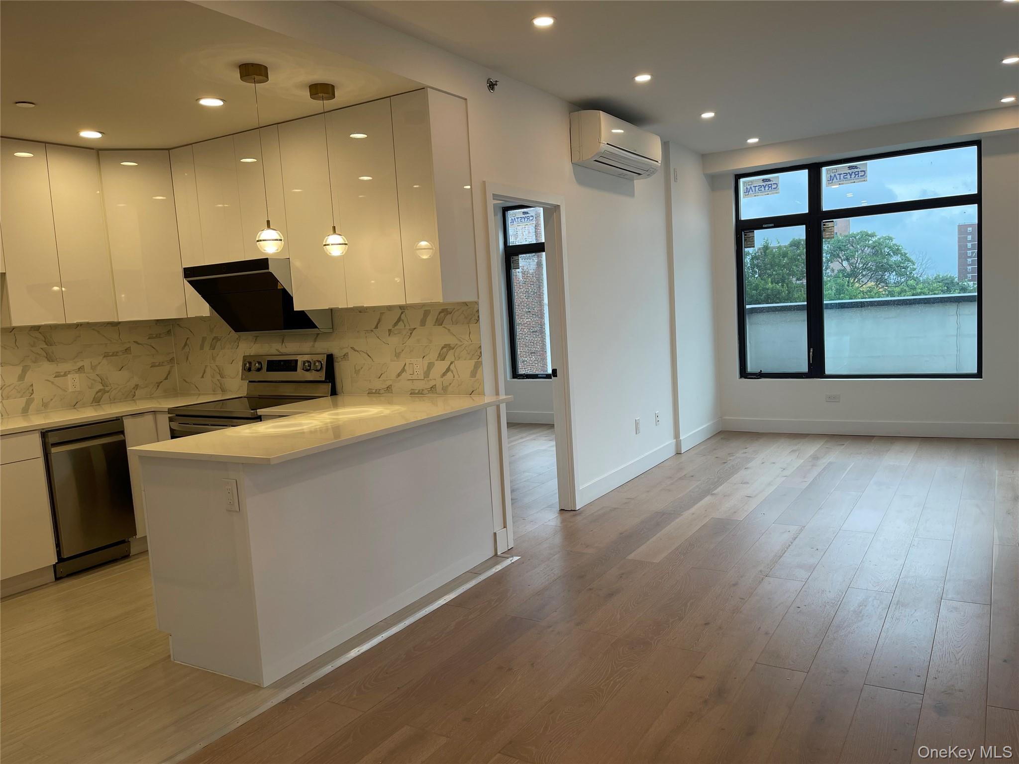 5216 Roosevelt Avenue 5a Property Photo 1