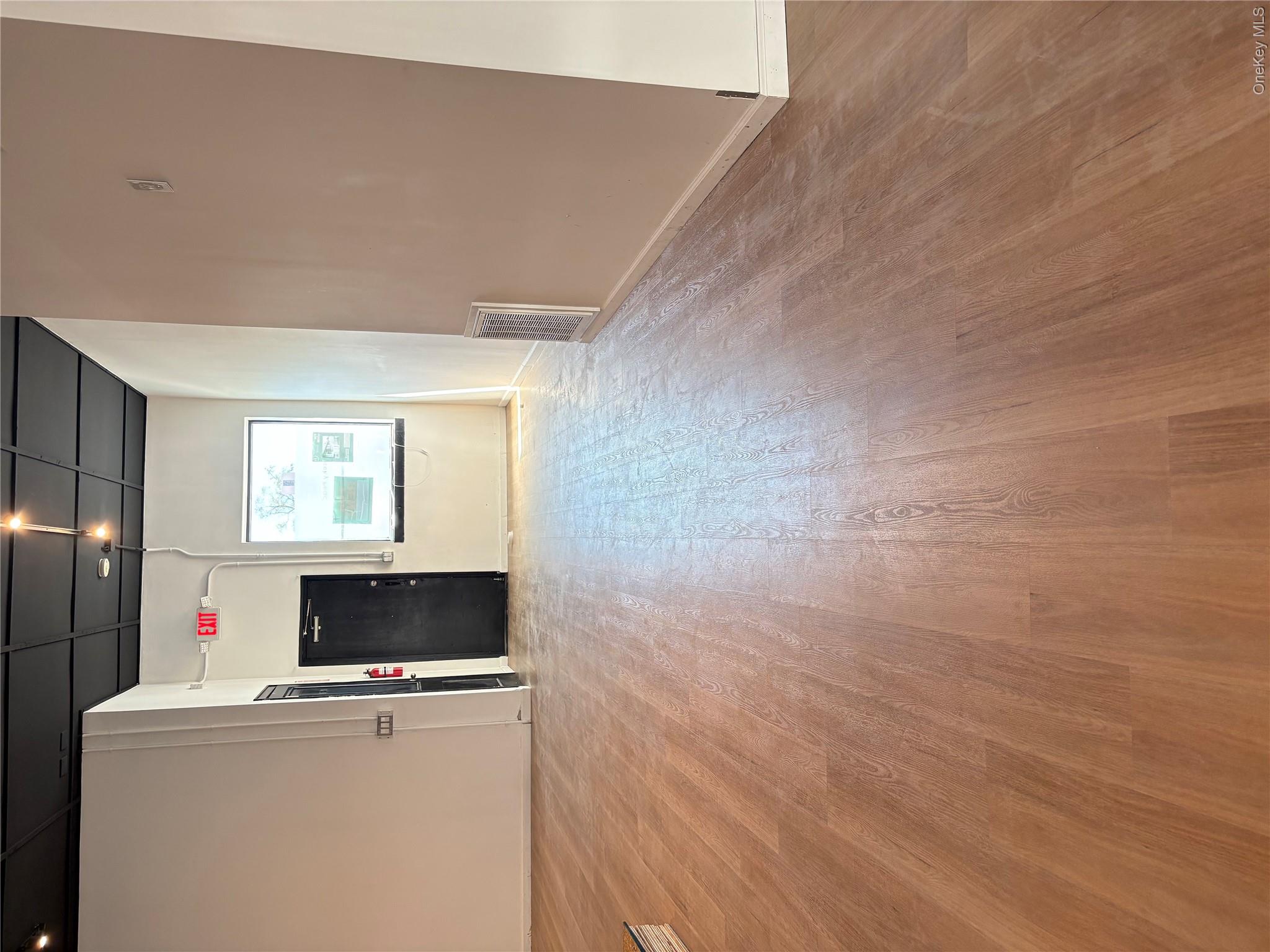 42-44 S Ocean Avenue Property Photo 3