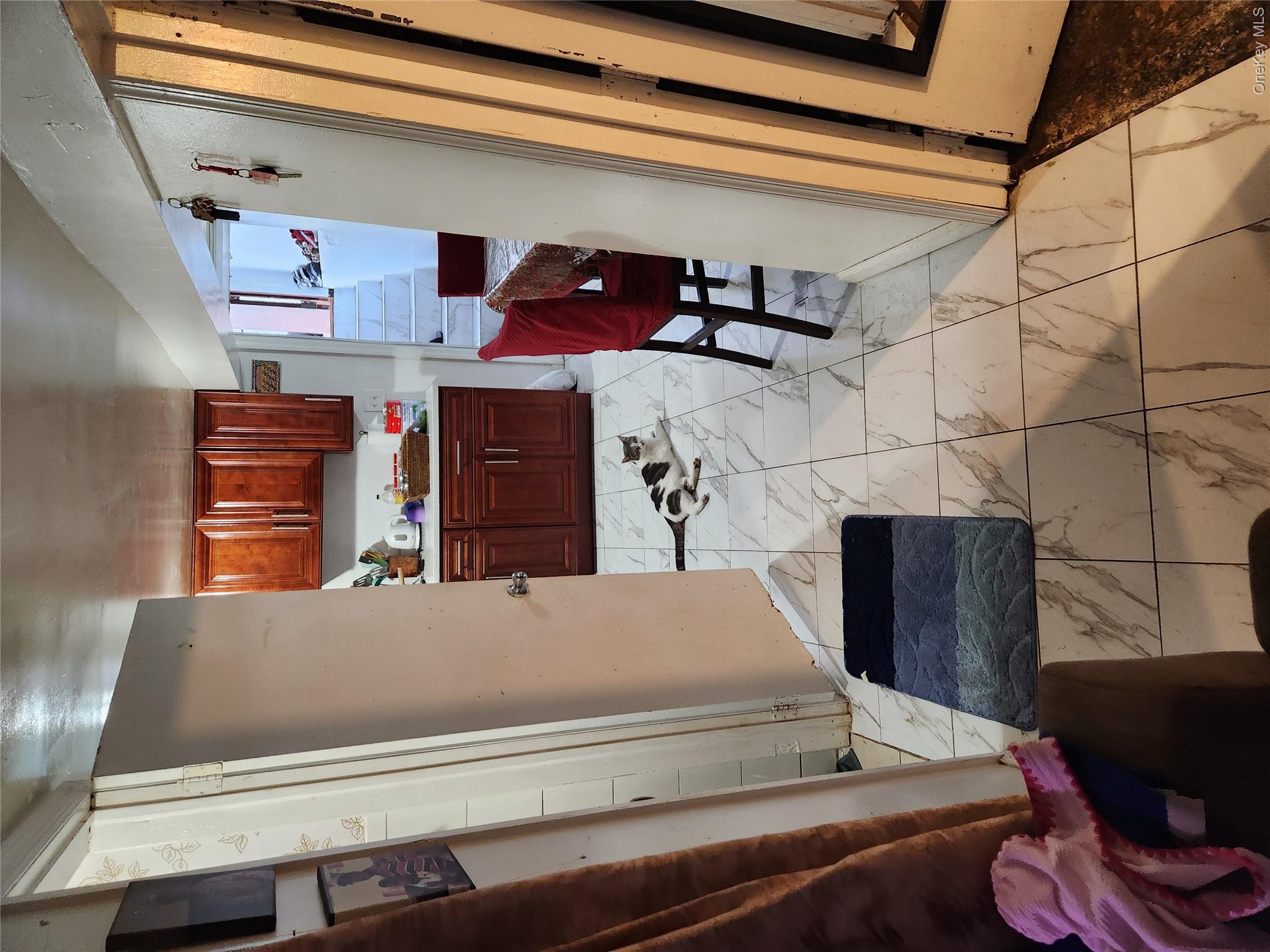568 Drew Street Property Photo 9