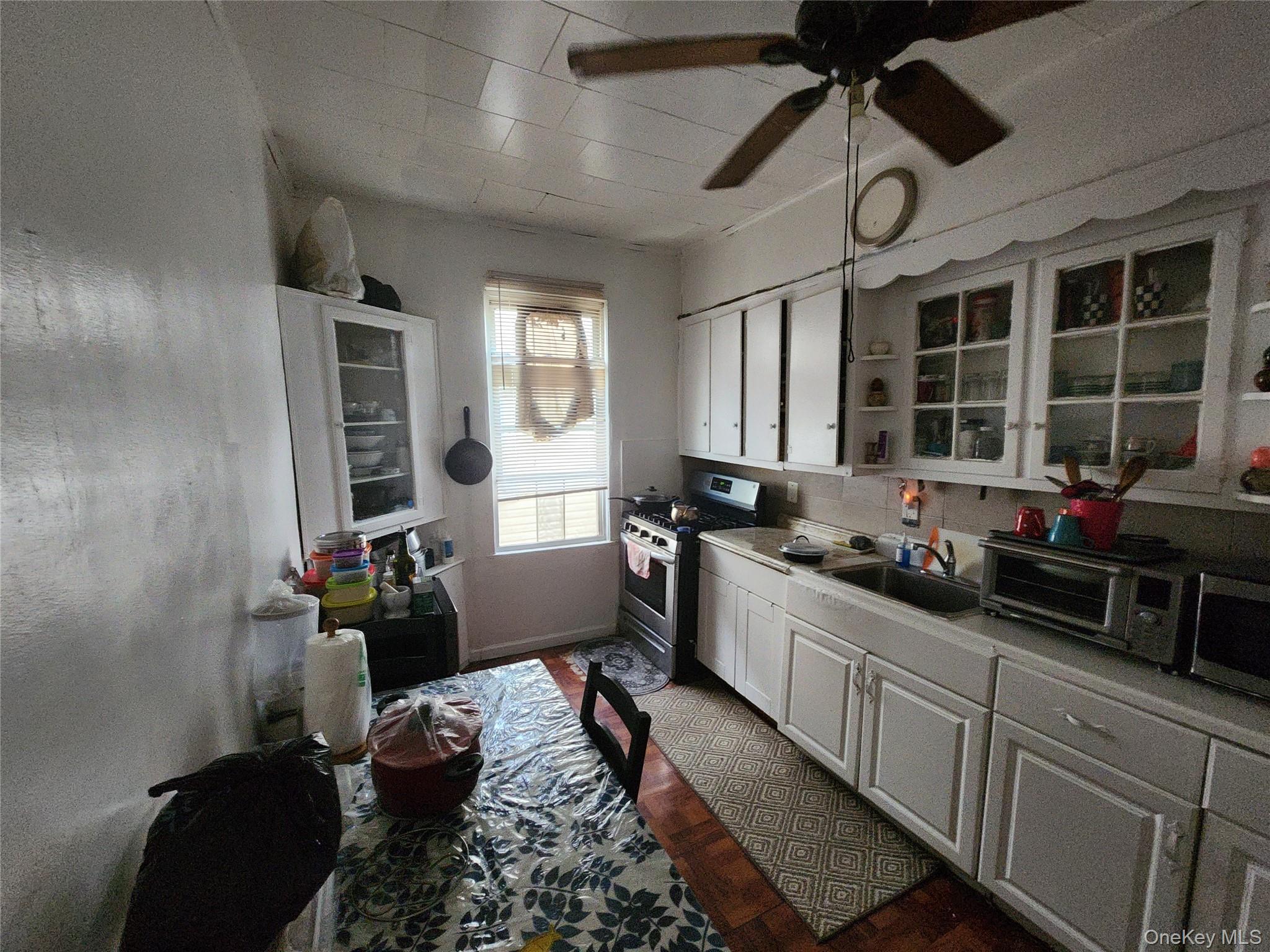 568 Drew Street Property Photo 20