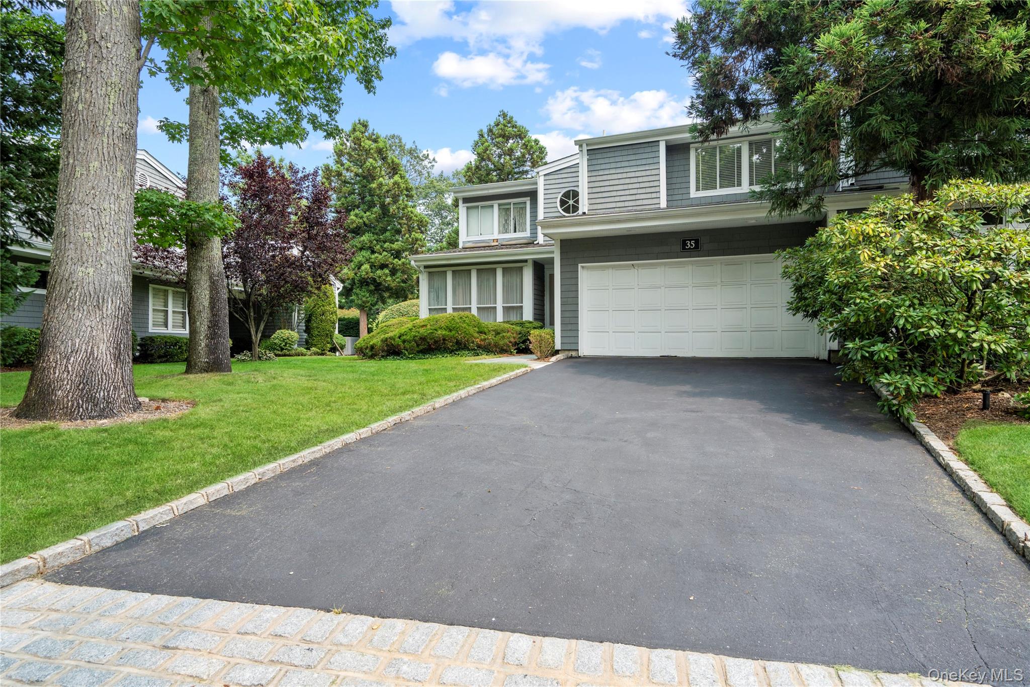 35 Tiffany Circle Property Photo 1