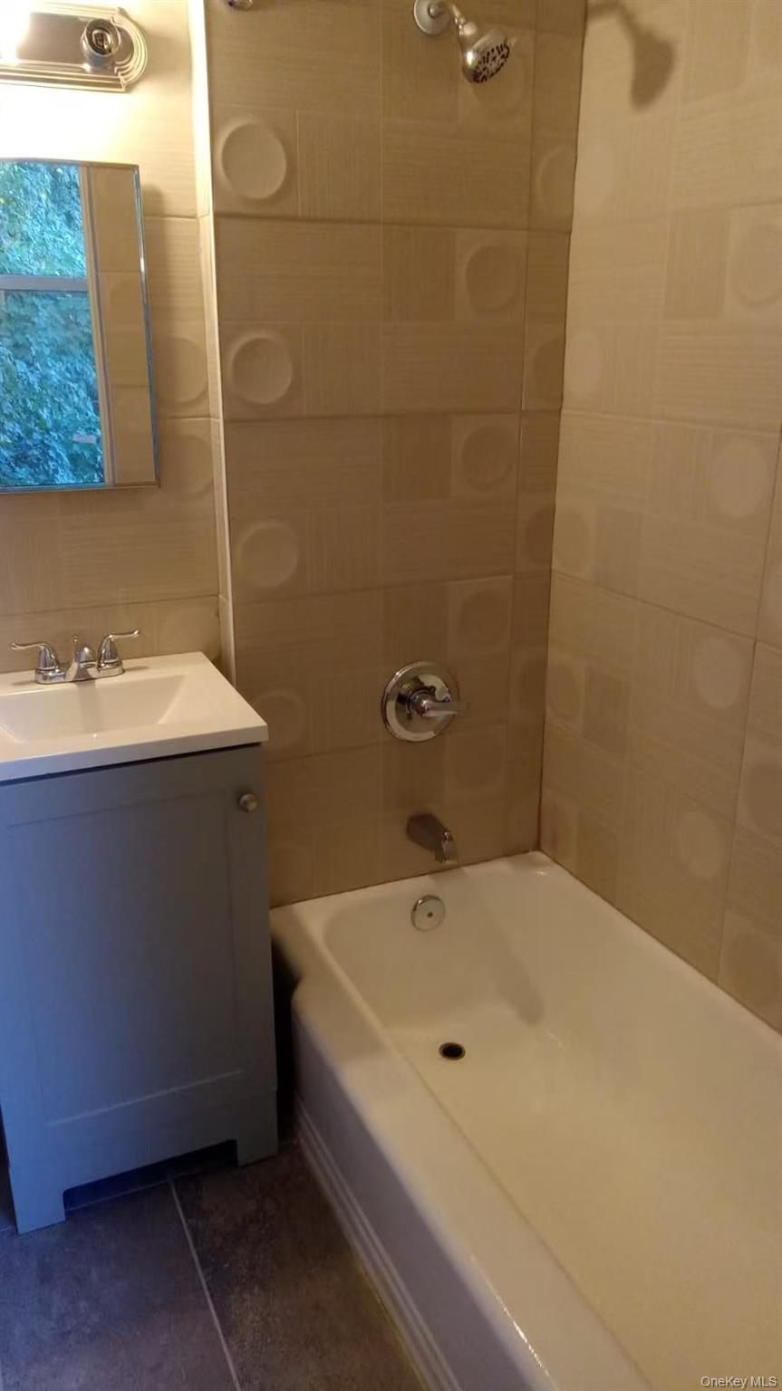 1831 College Point Boulevard Property Photo 4