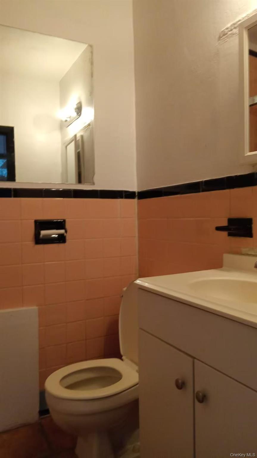 1831 College Point Boulevard Property Photo 7