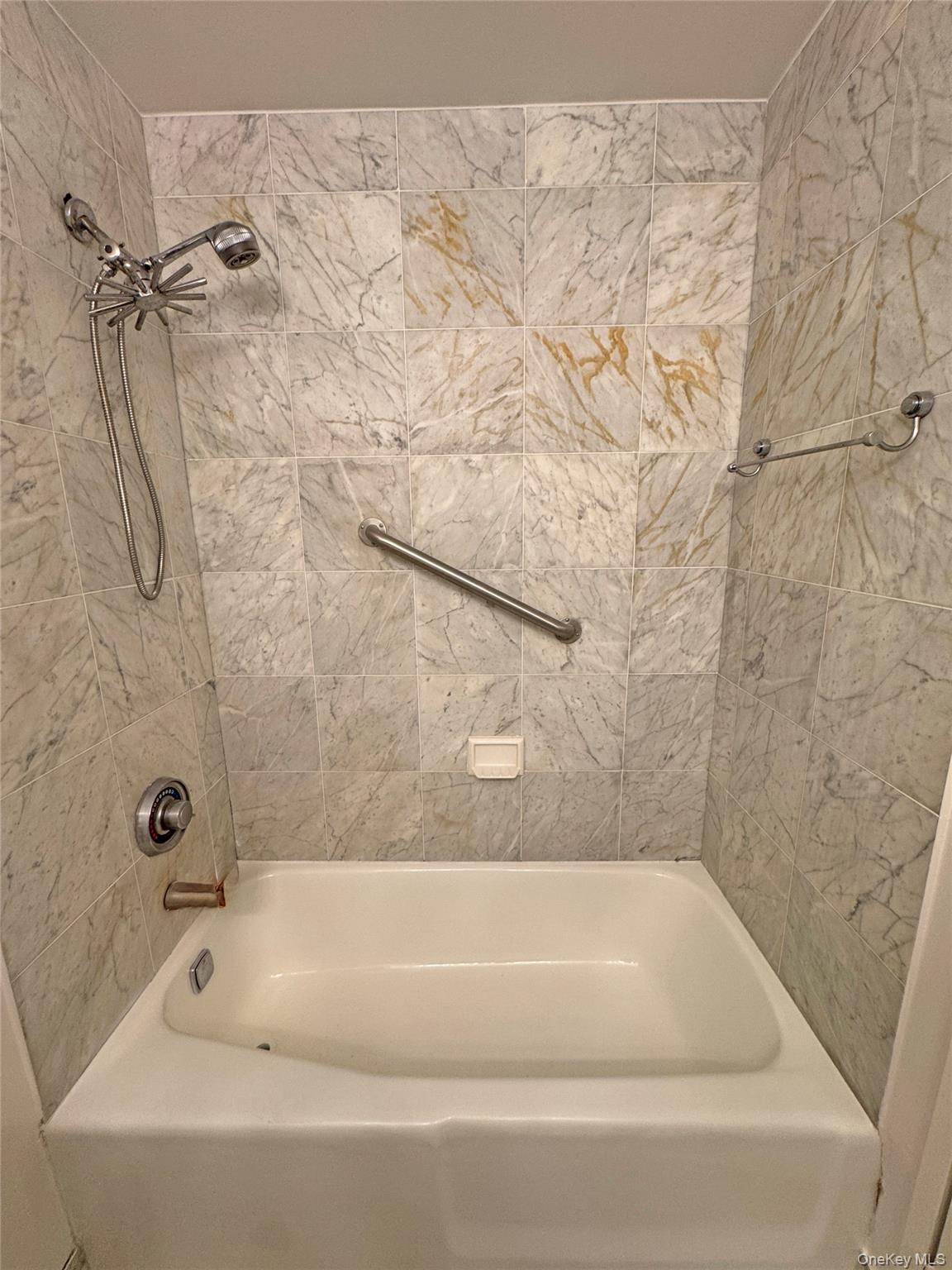 280 Rector Place 1g Property Photo 7