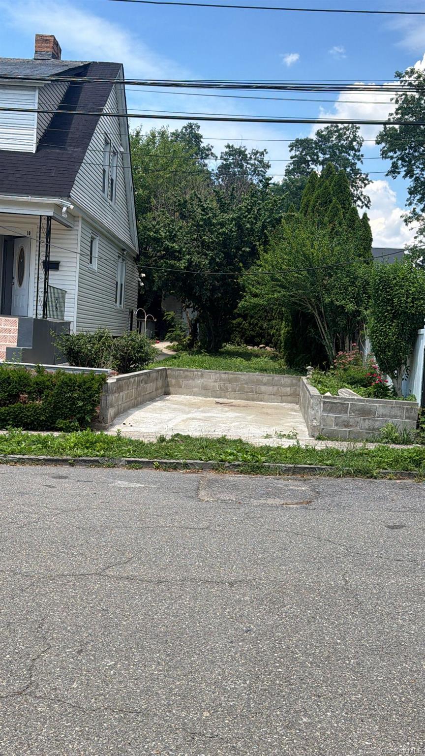 9 Roanoke Street Property Photo 3