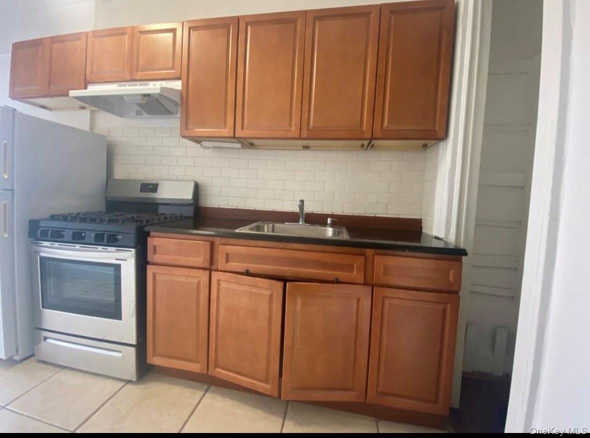 5024 39th Place Property Photo 10