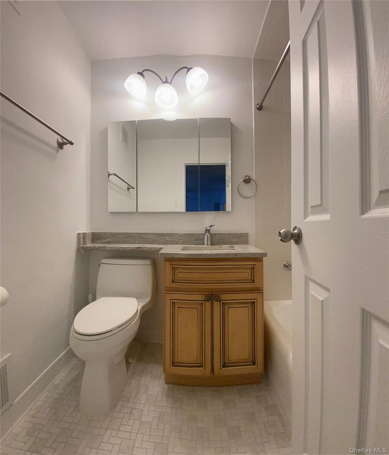 61-20 Grand Central Parkway C 500 Property Photo 7