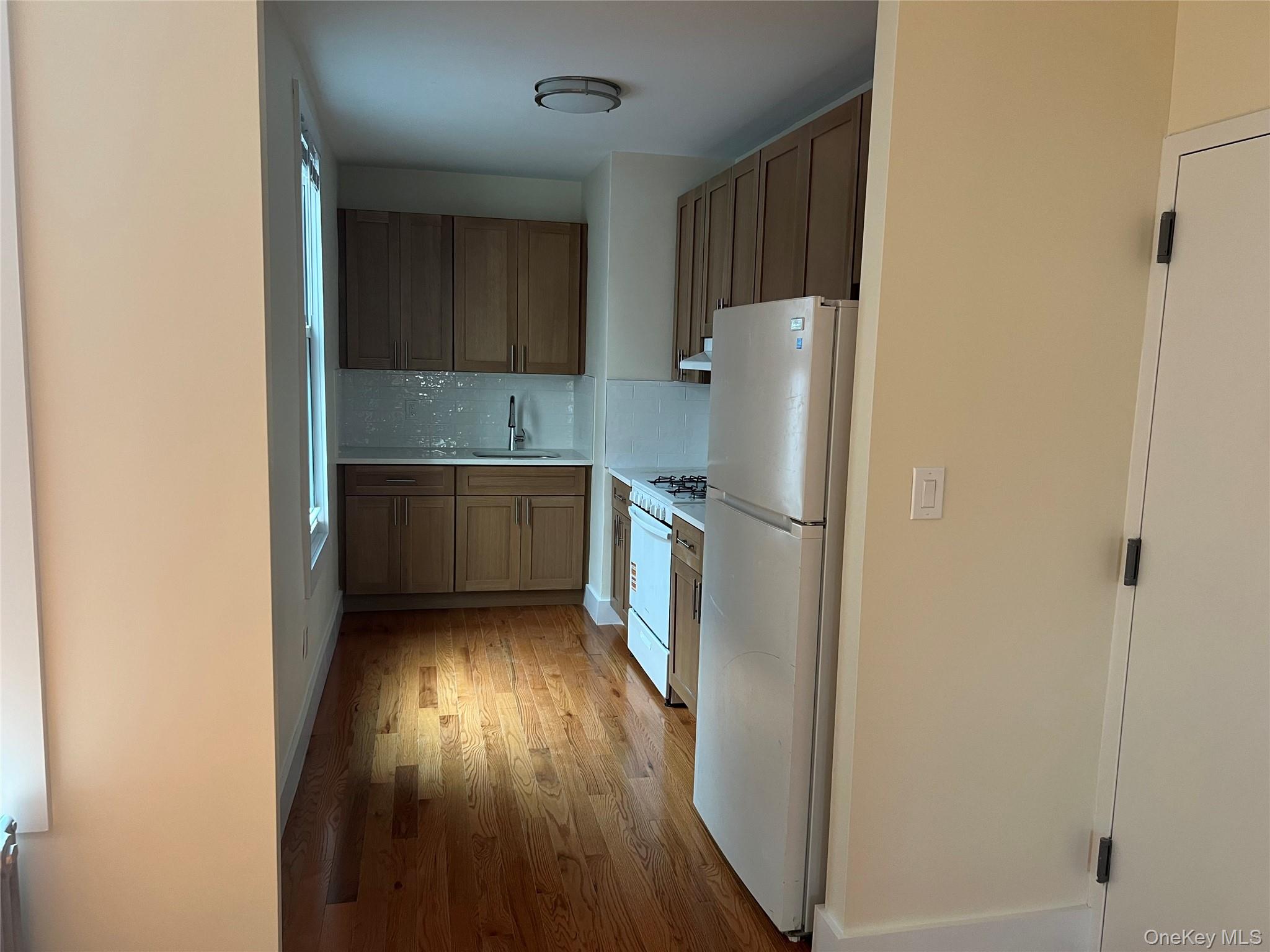 30-20 43rd Street Property Photo 6