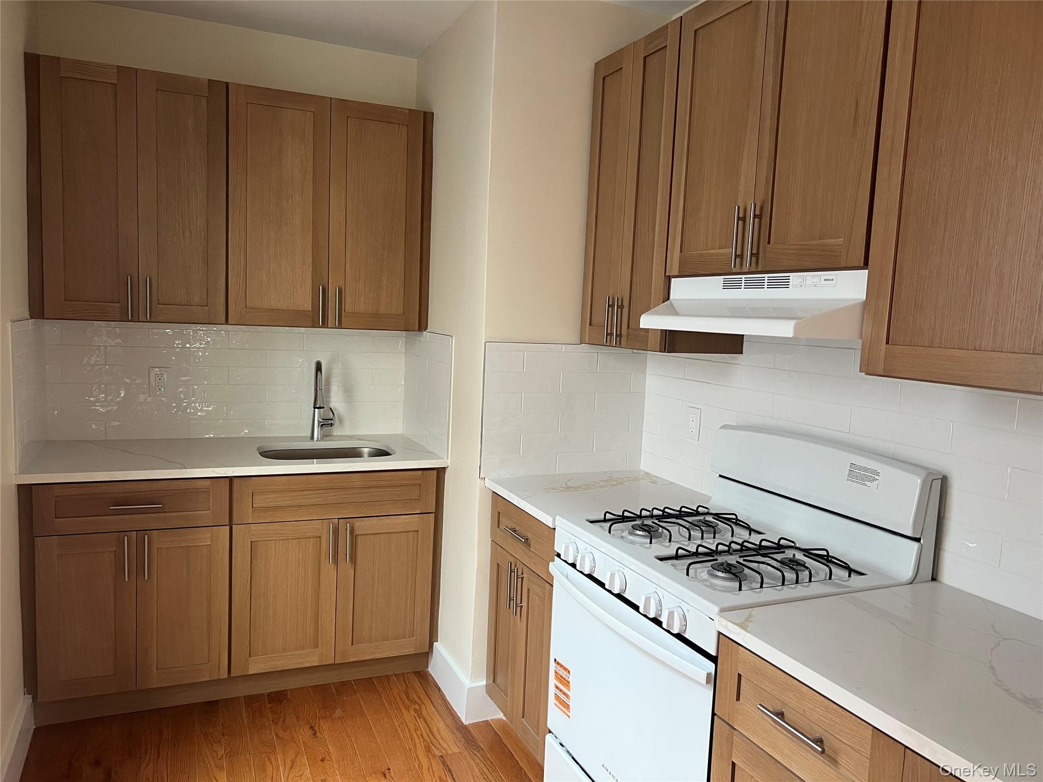 30-20 43rd Street Property Photo 7