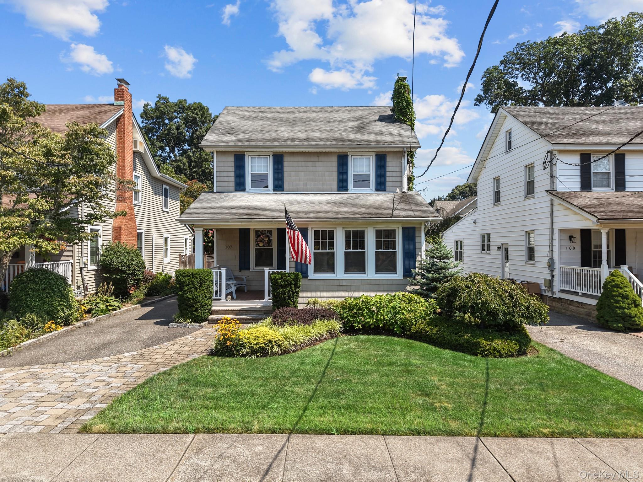 107 Pine St Property Photo 1