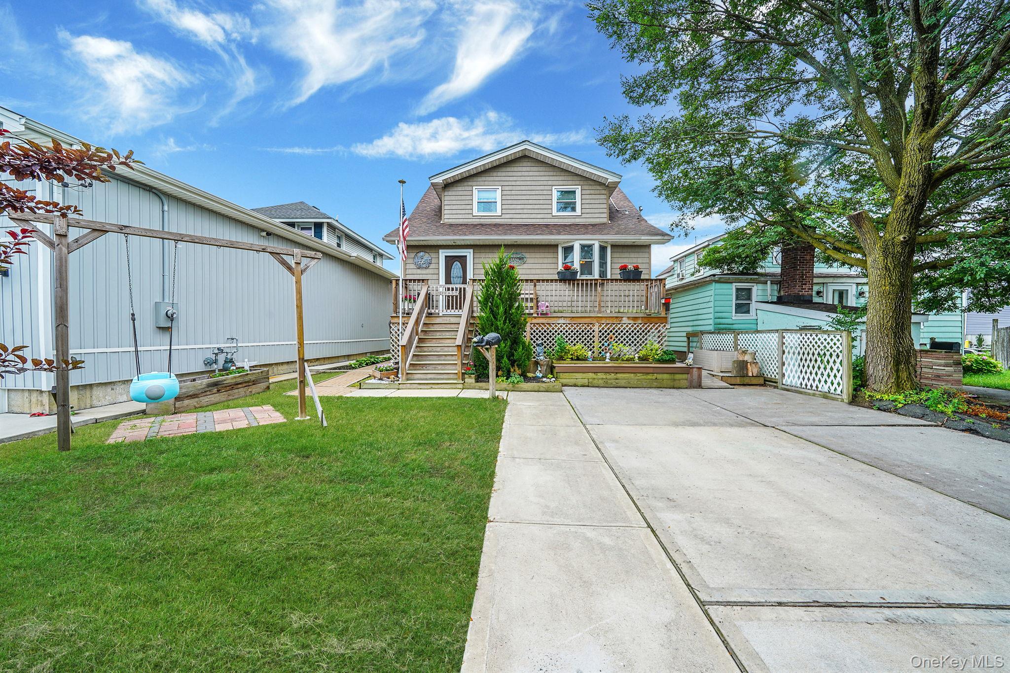 17 East Ave Property Photo 1