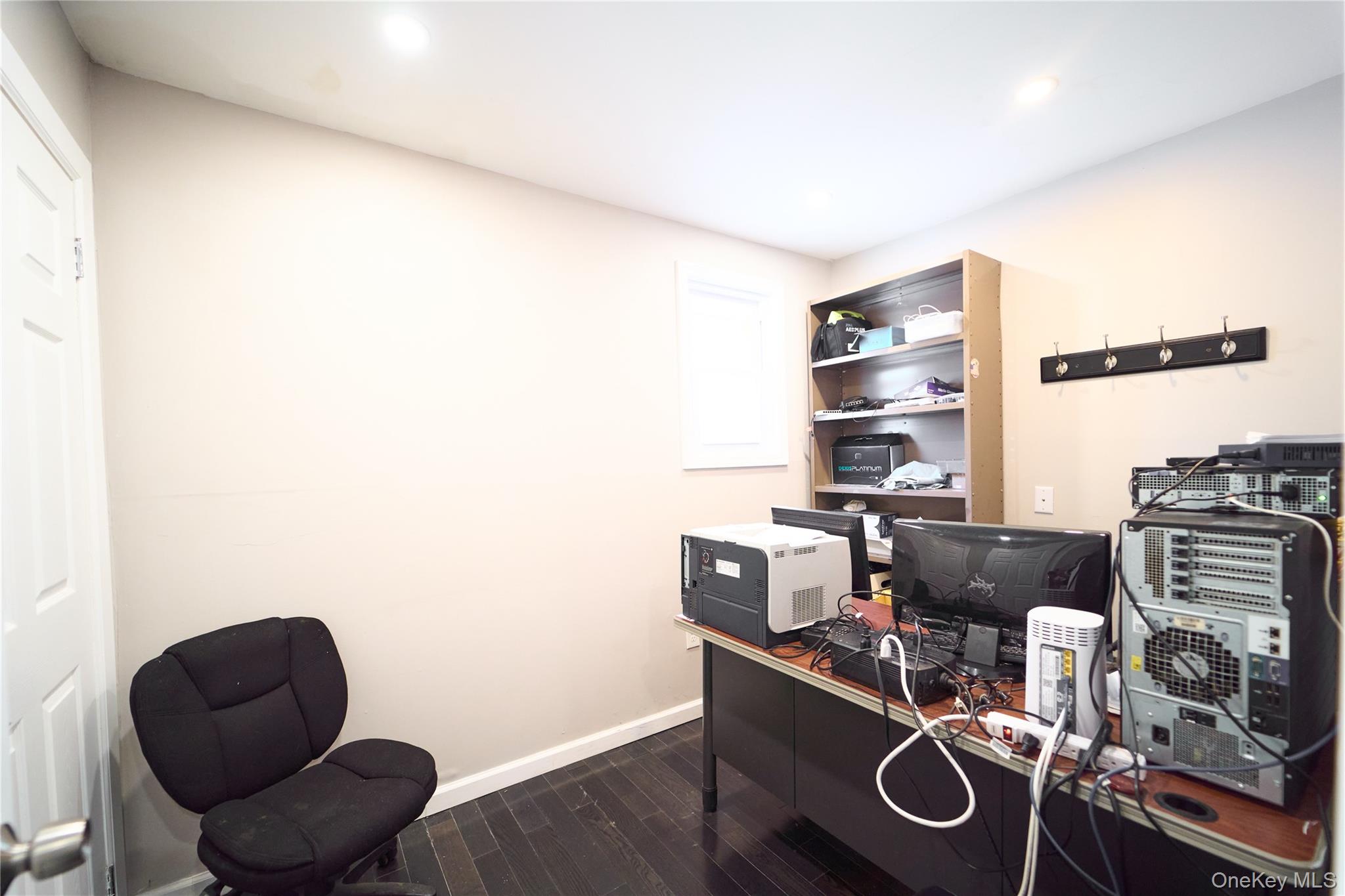 257-259 Nassau Road Property Photo 12