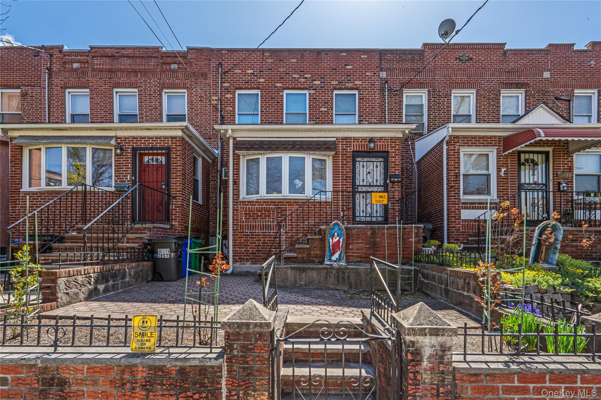 21-15 38th Street Property Photo 1