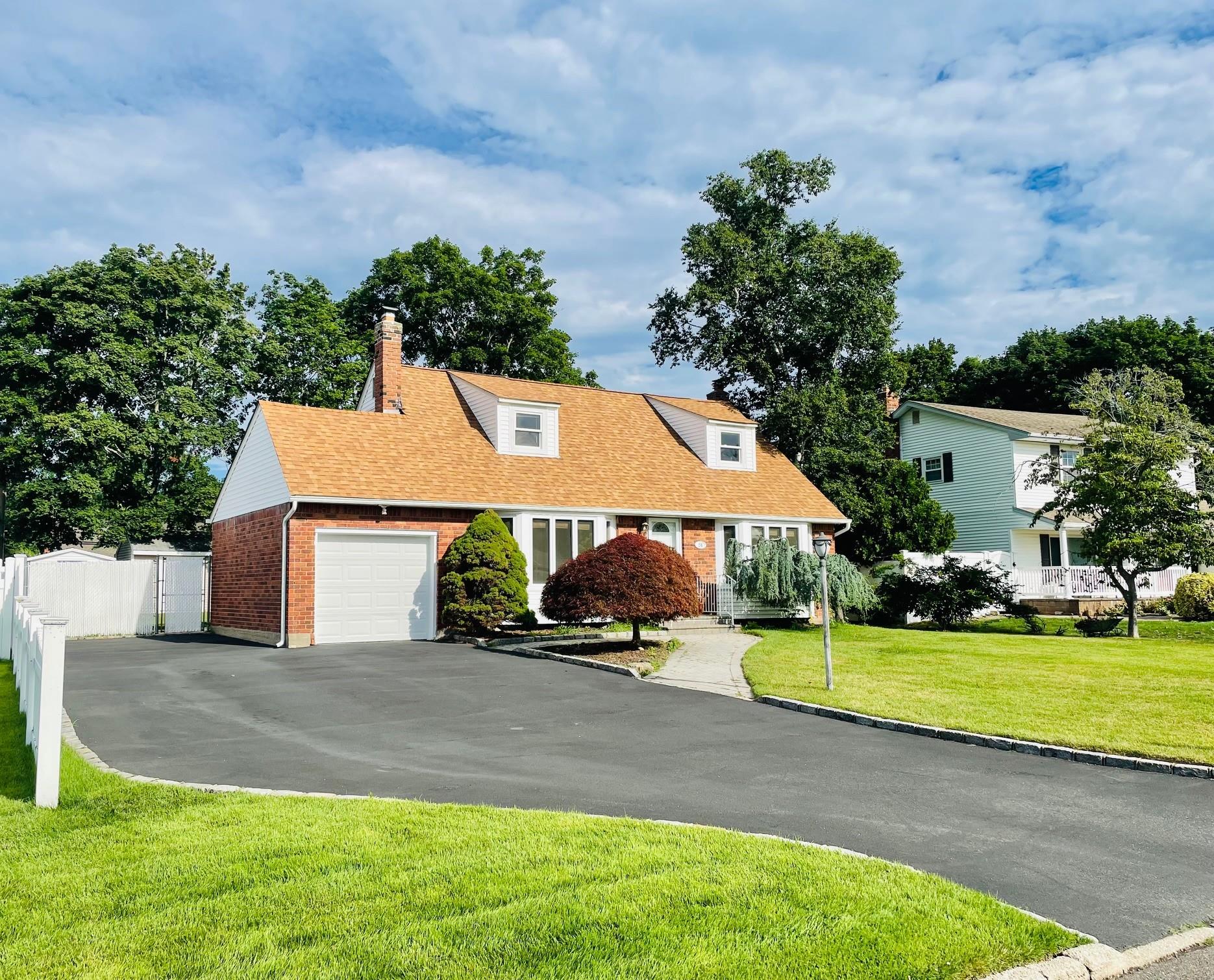 24 Gaymor Lane Property Photo 1