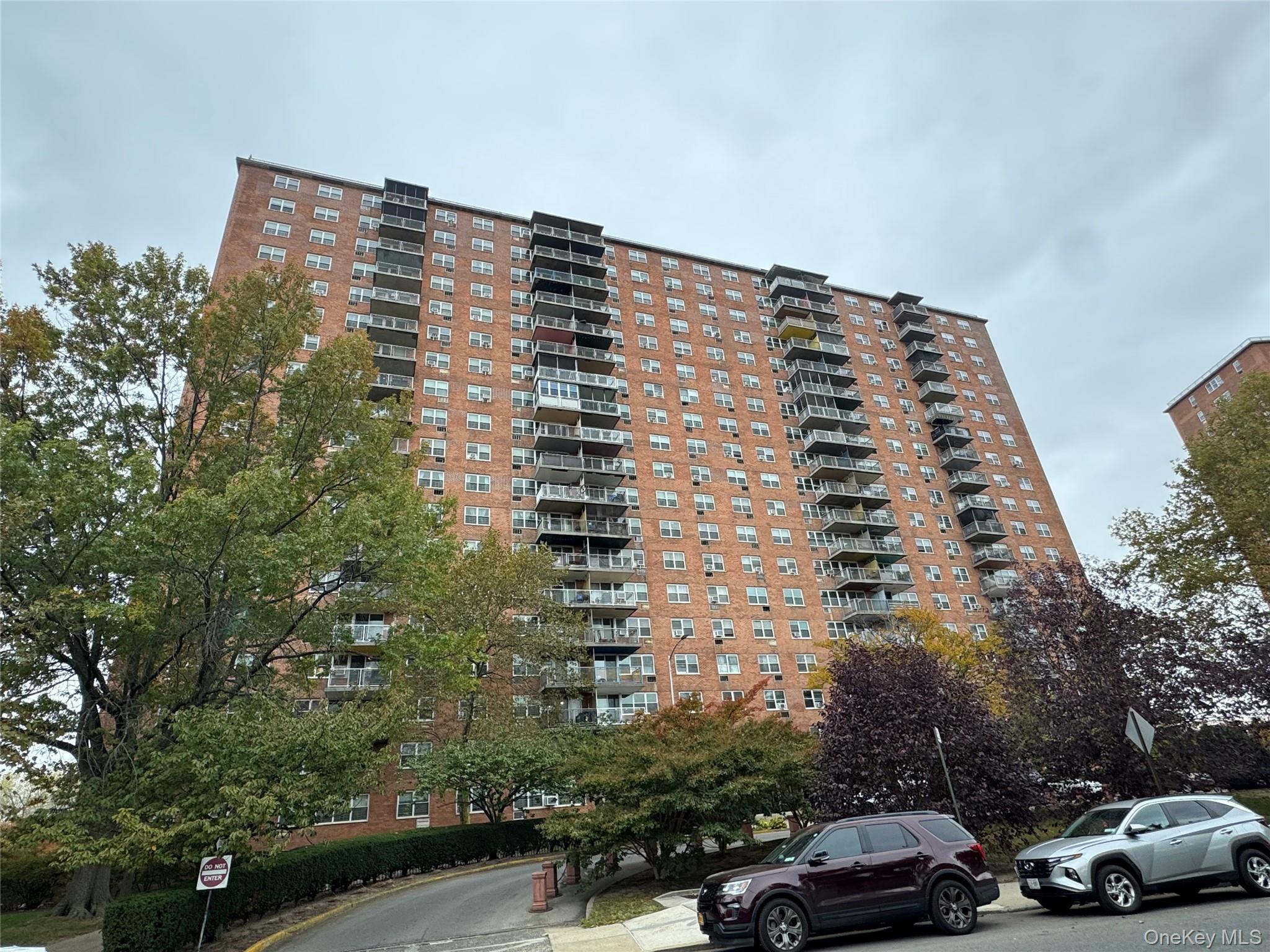 825 Morrison Avenue 16M Property Photo 1