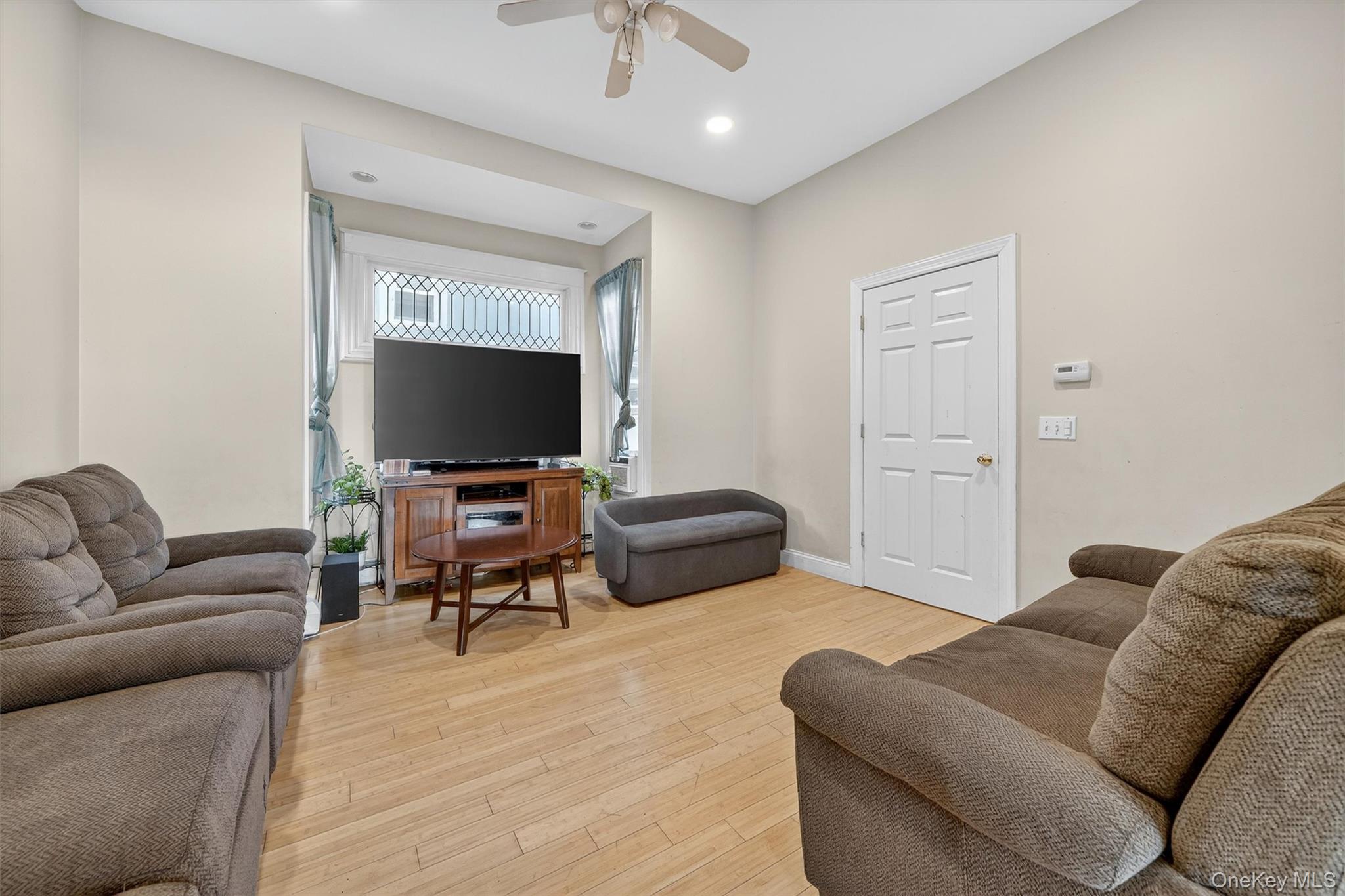 16 Maple Place Property Photo 4