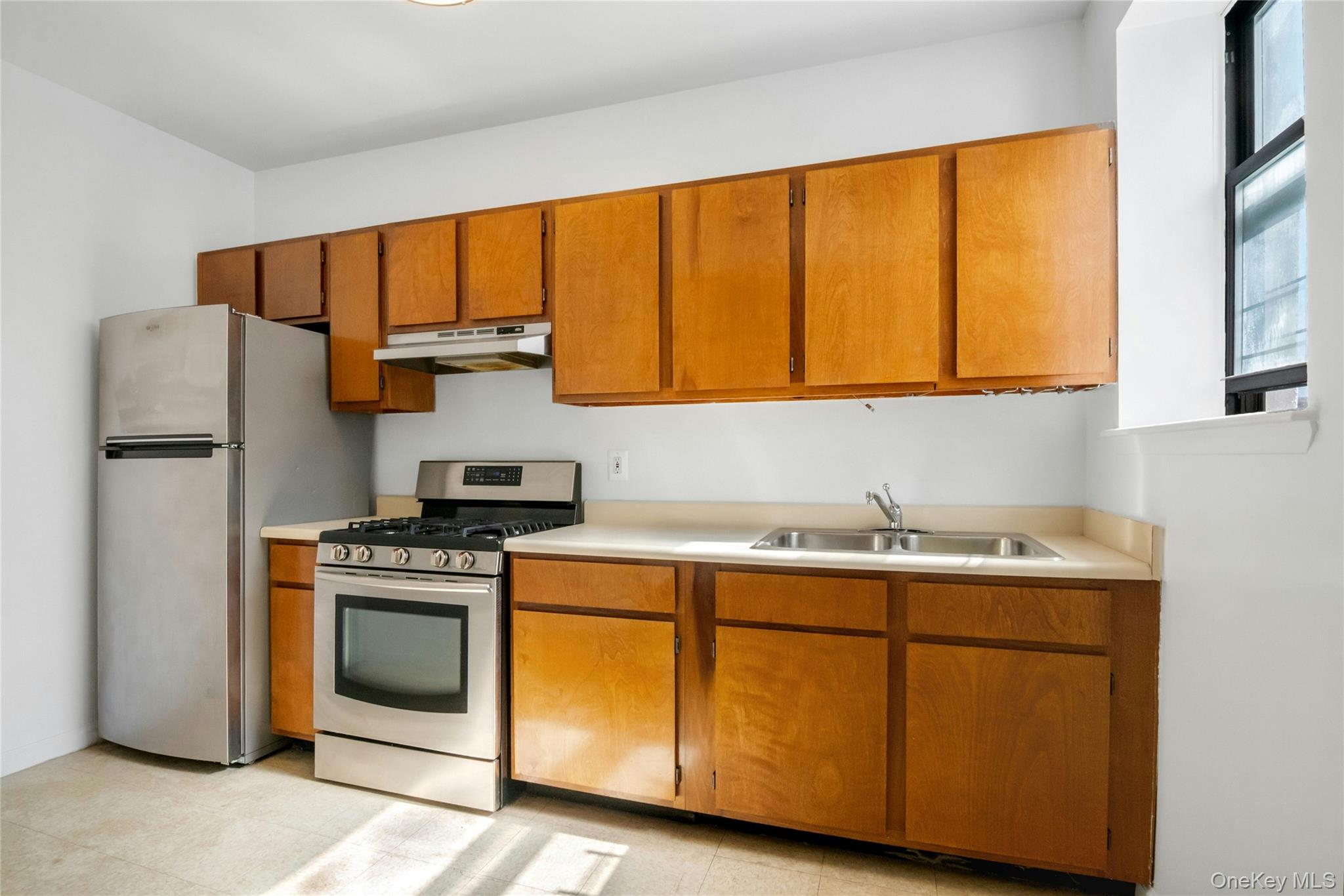 2400 Davidson Avenue B23 Property Photo 5