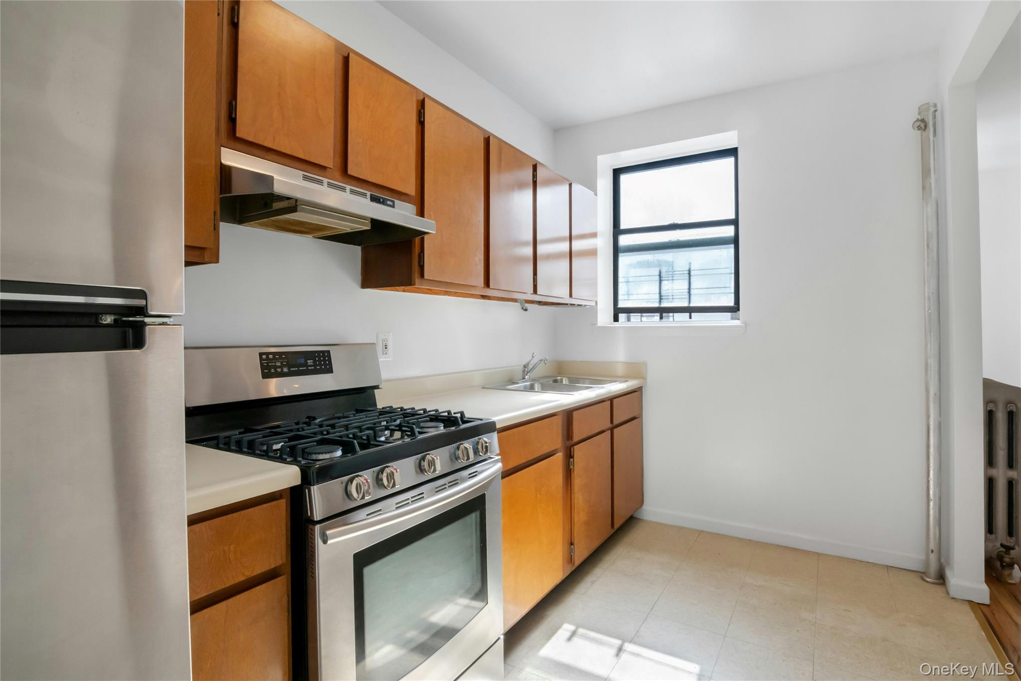 2400 Davidson Avenue B23 Property Photo 6