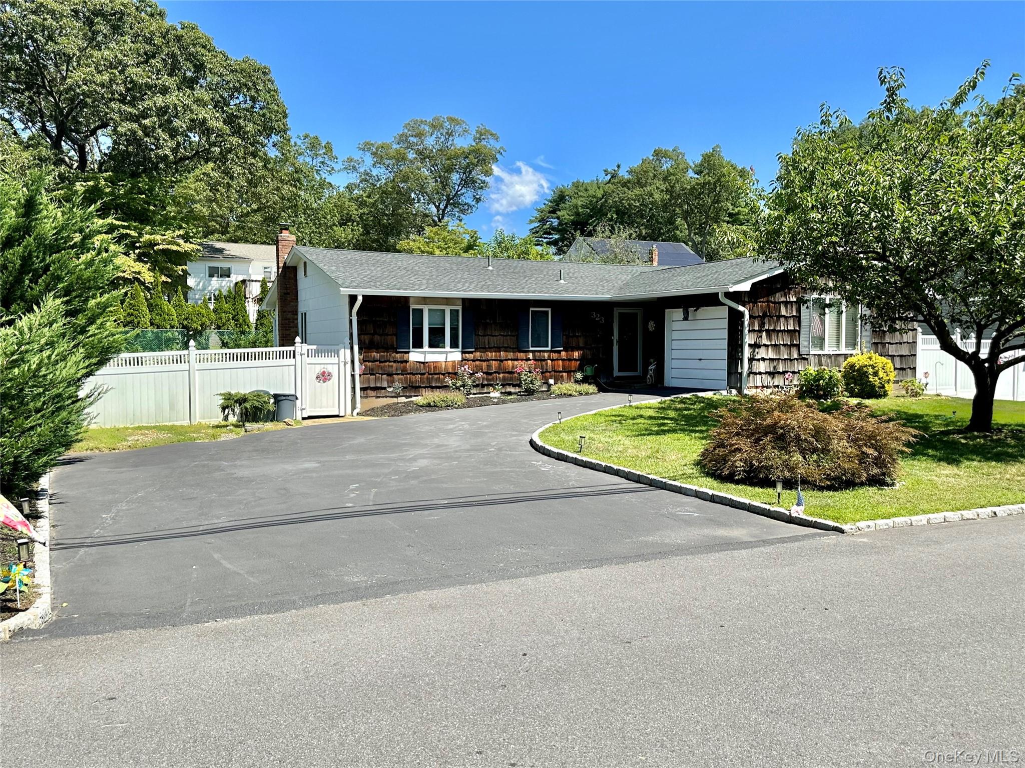 323 Wildwood Road Property Photo 1