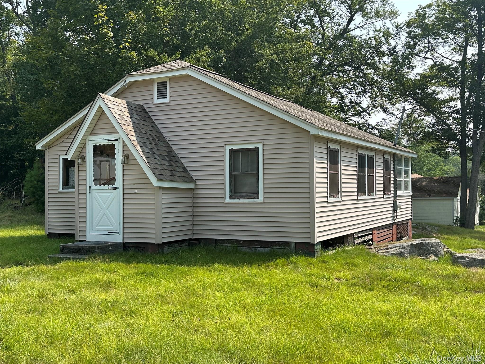 13 E Pierce Avenue Property Photo 4