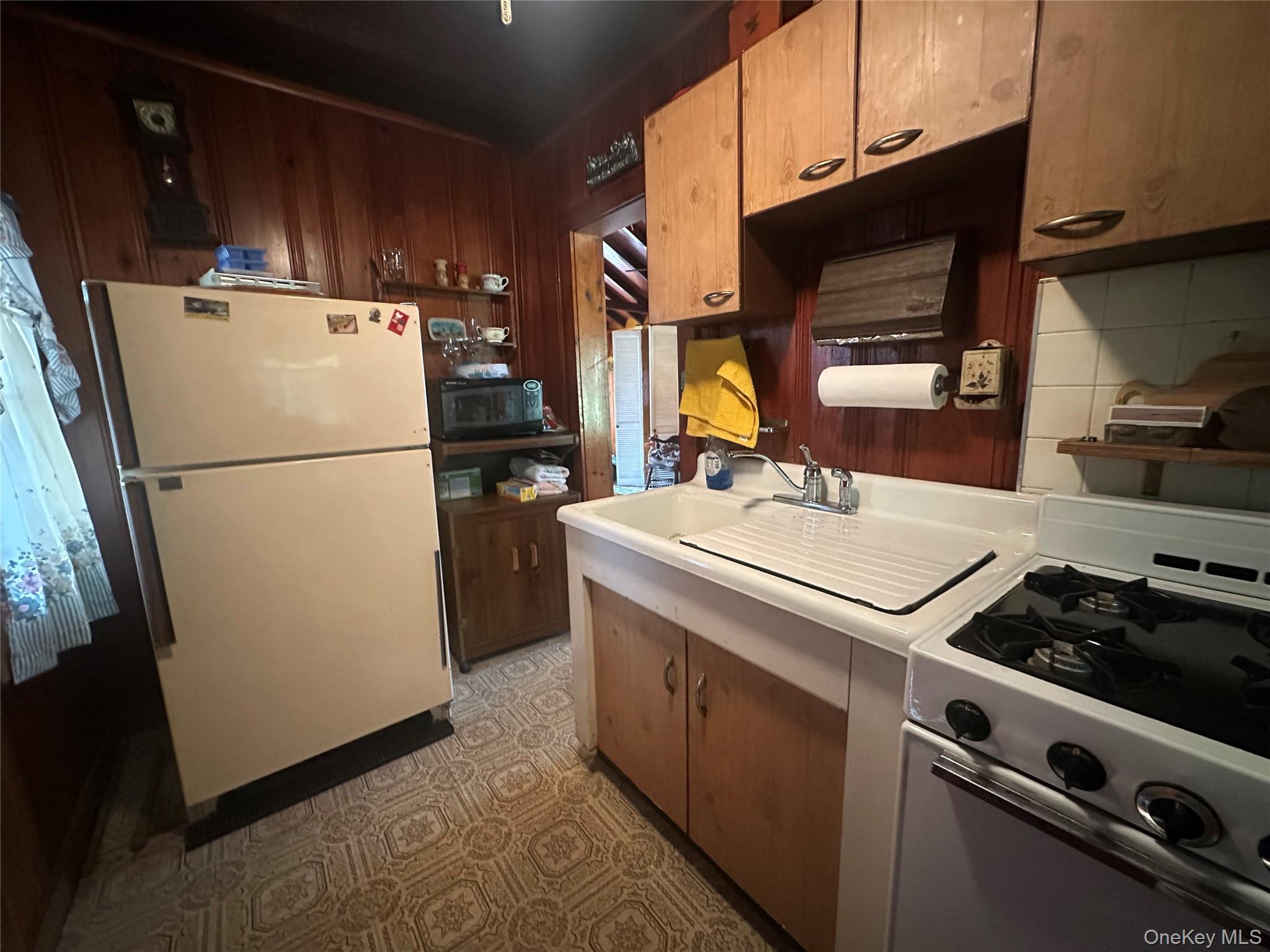 13 E Pierce Avenue Property Photo 17