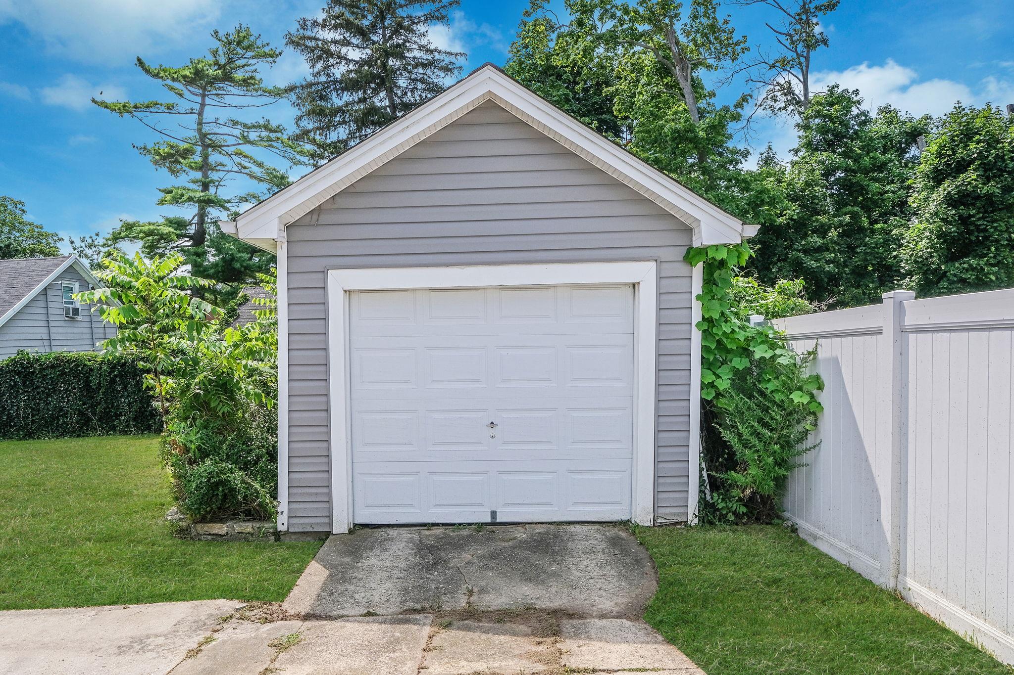 46 Lincoln Avenue Property Photo 11