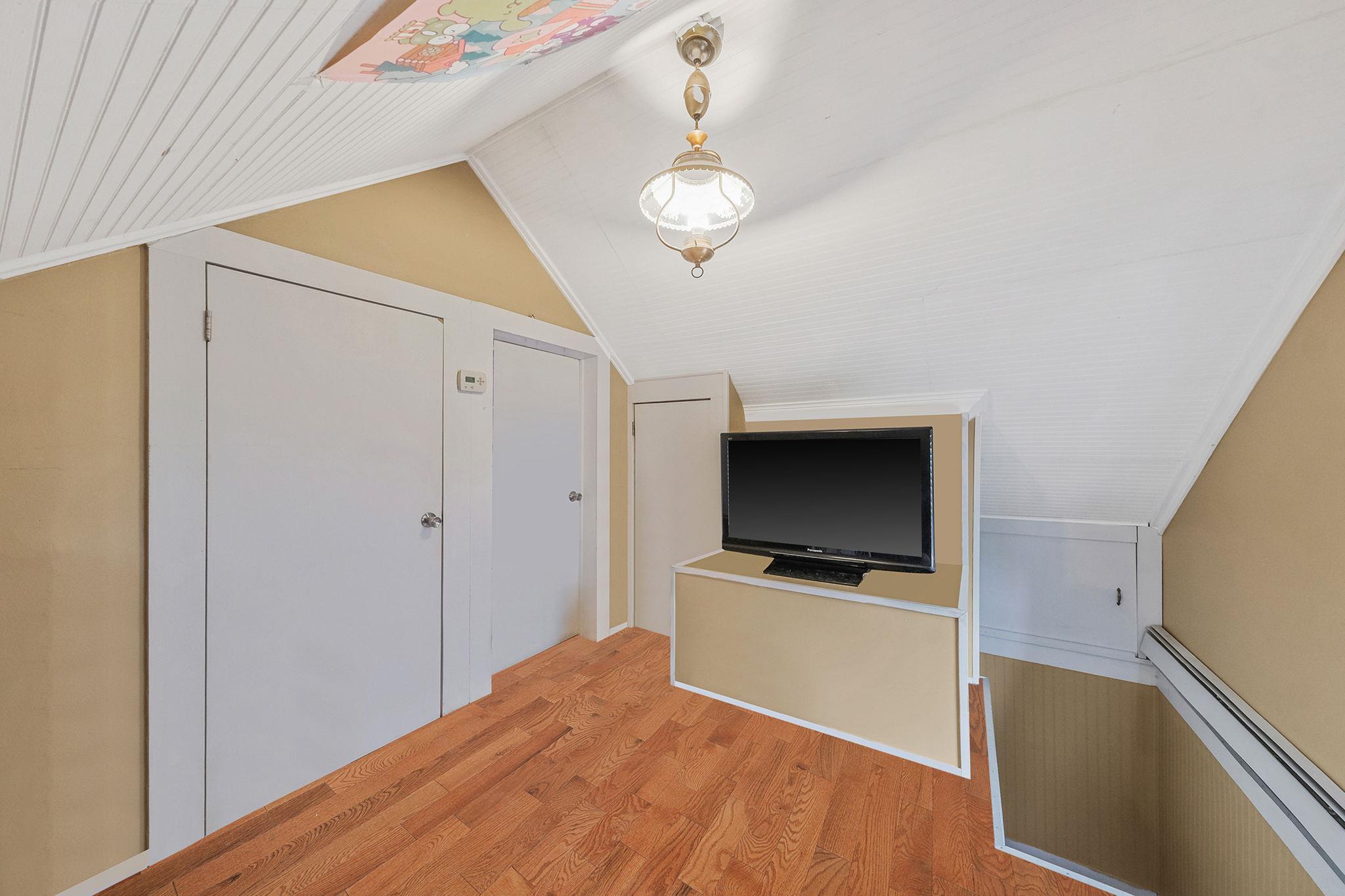 46 Lincoln Avenue Property Photo 38