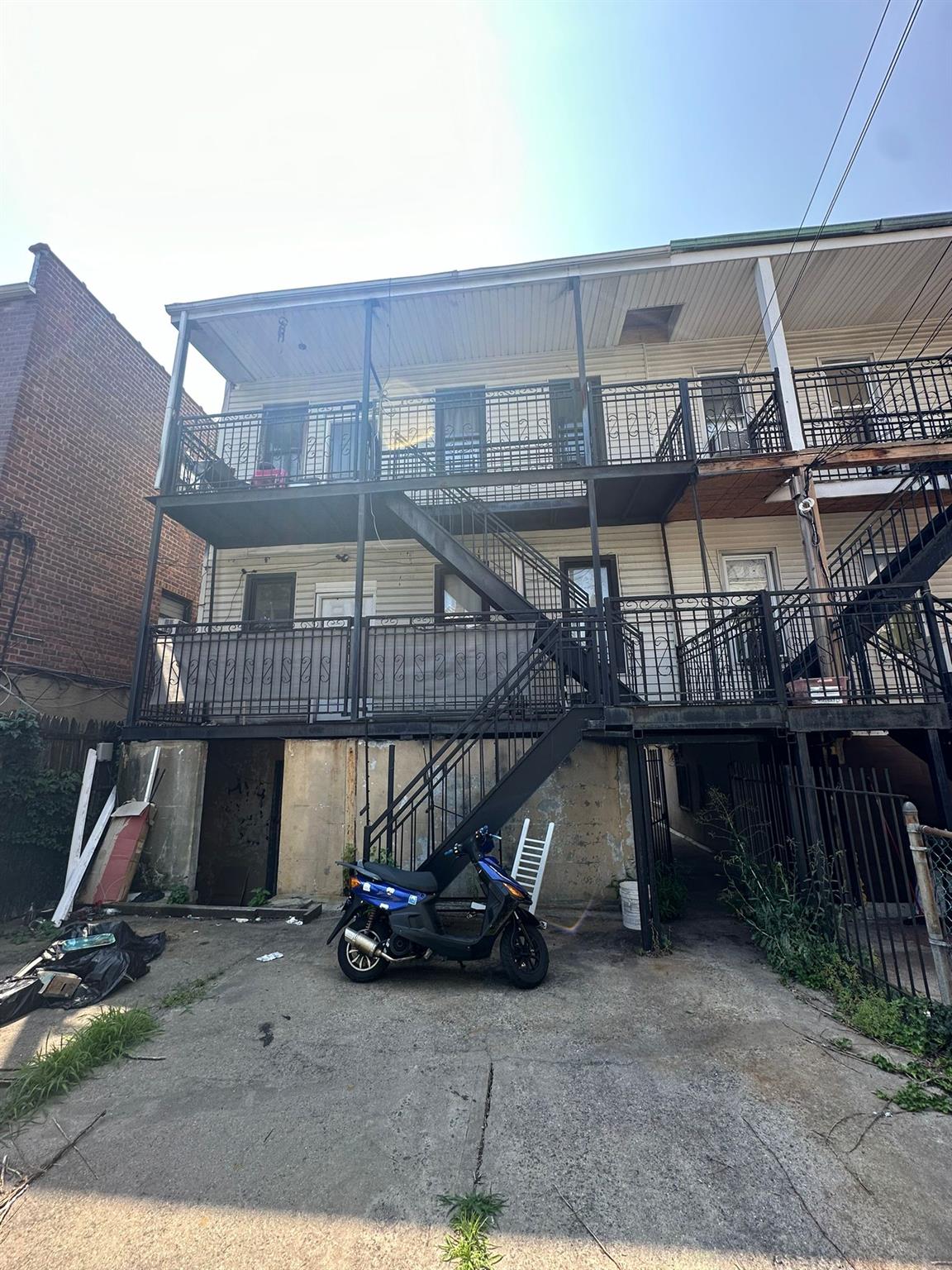 1916 Barnes Avenue Property Photo 4