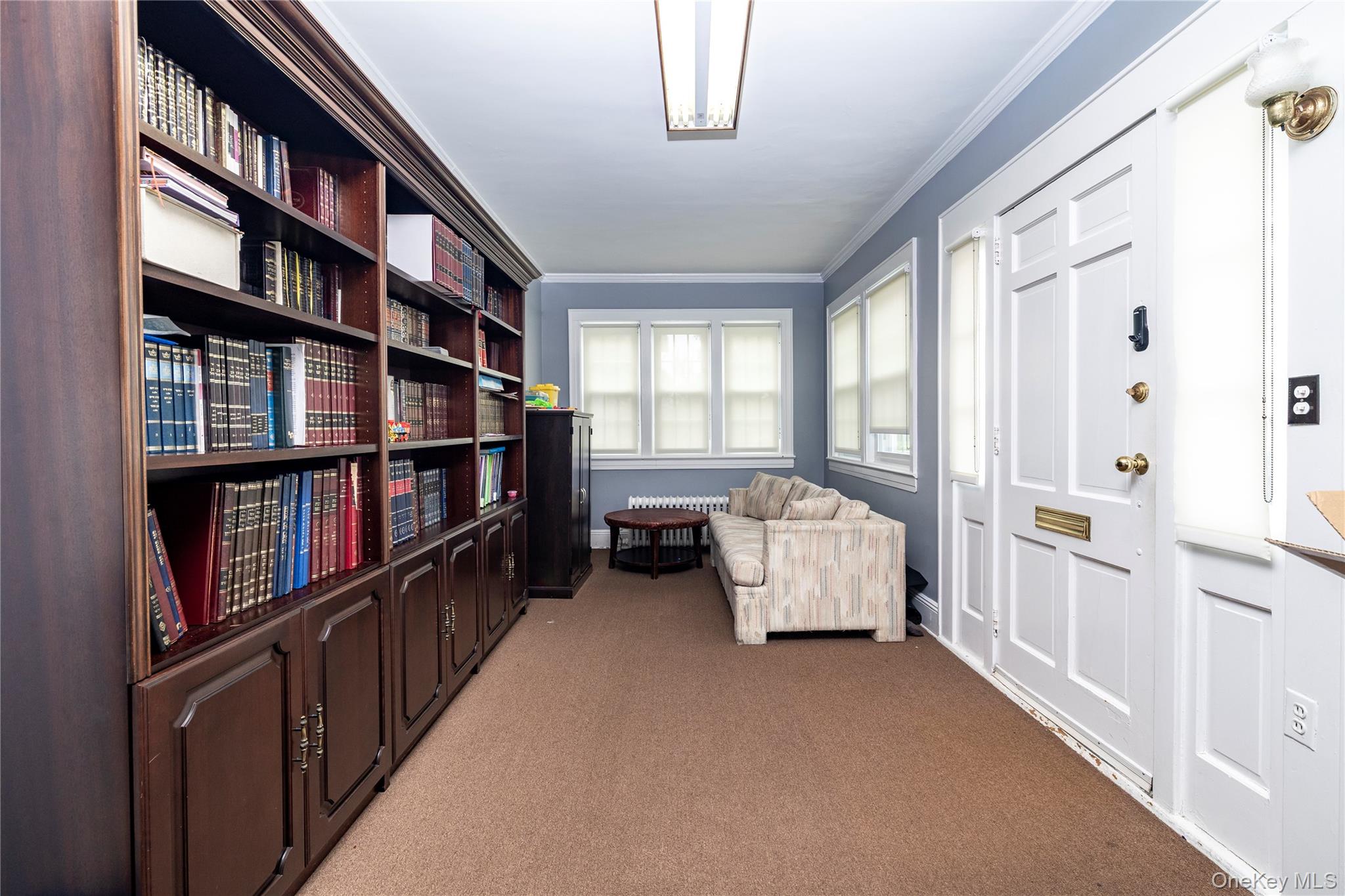 150 E Beech Street Property Photo 4