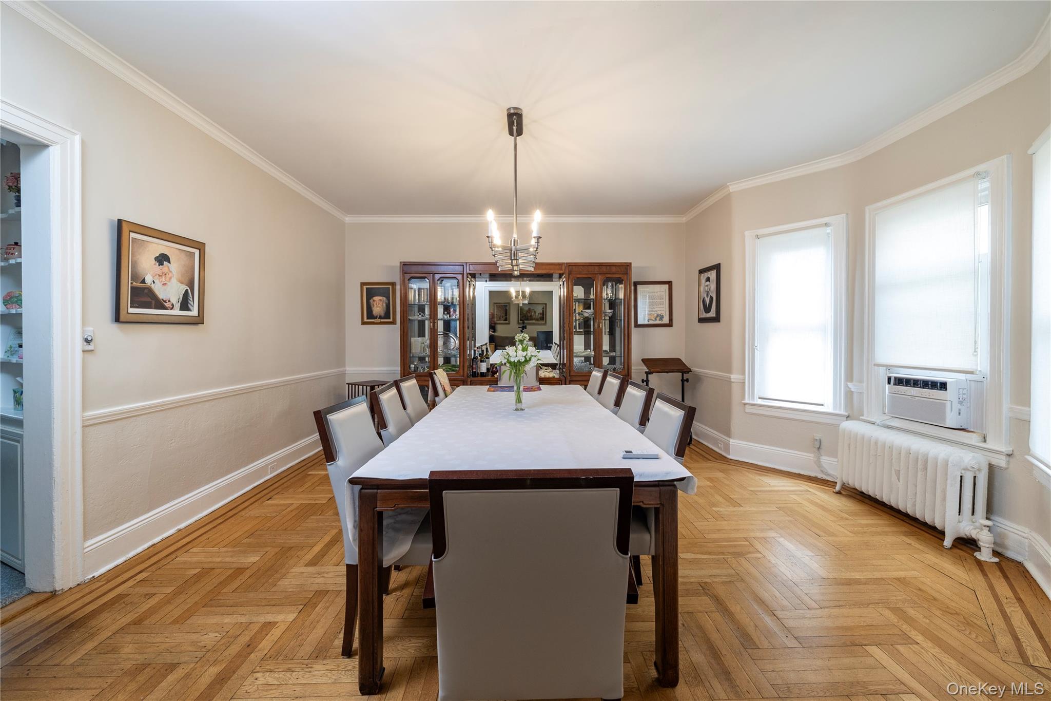 150 E Beech Street Property Photo 8