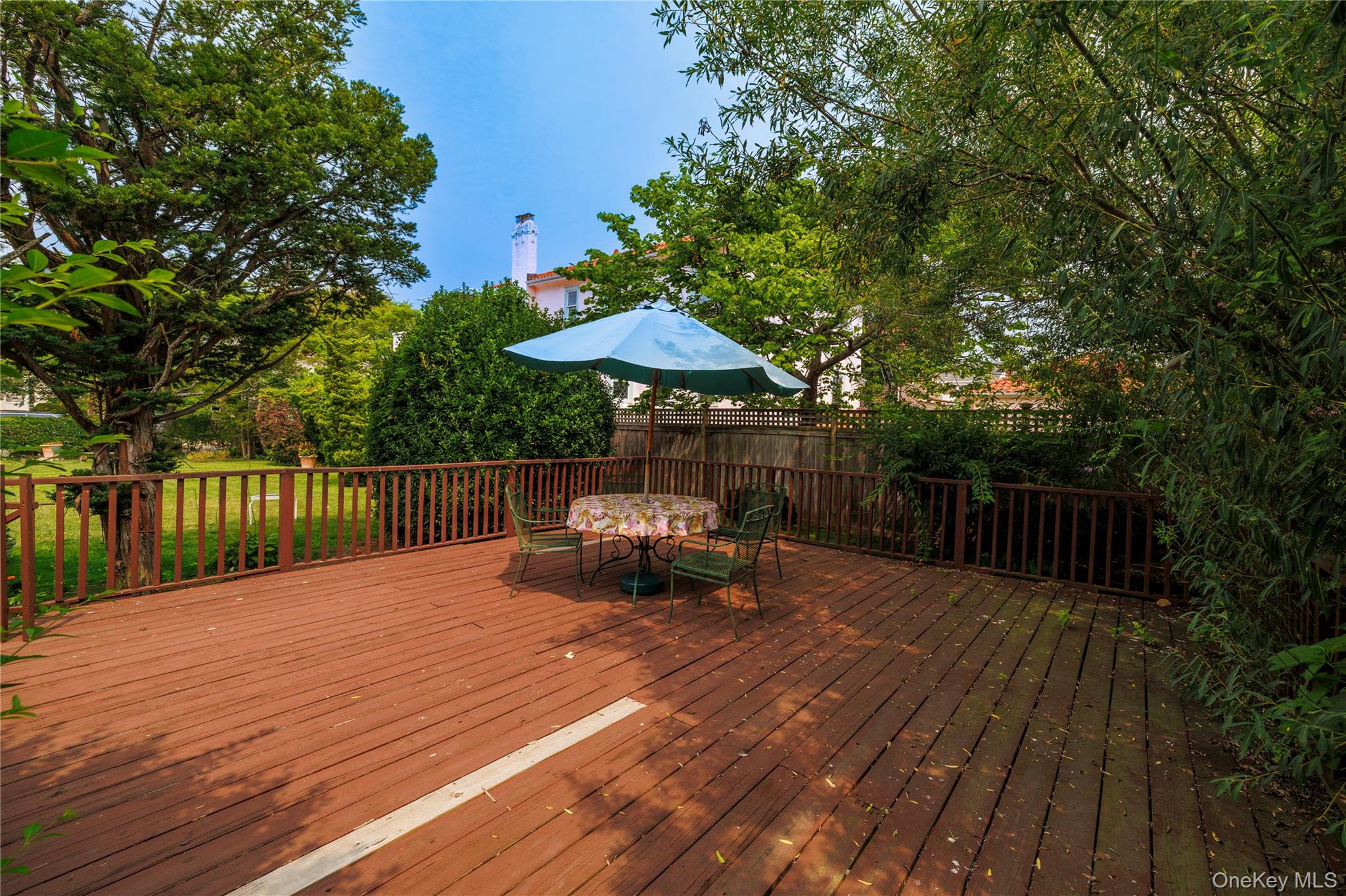 150 E Beech Street Property Photo 30