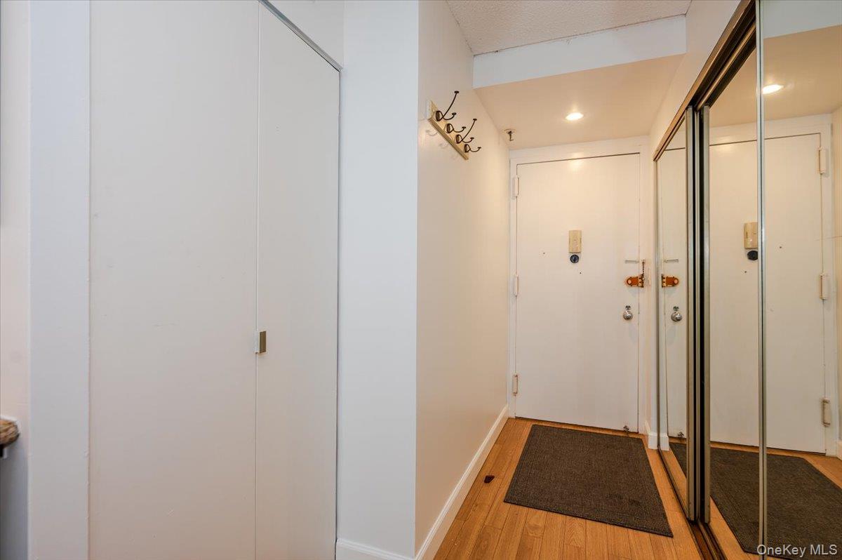 730 W Broadway 2j Property Photo 2
