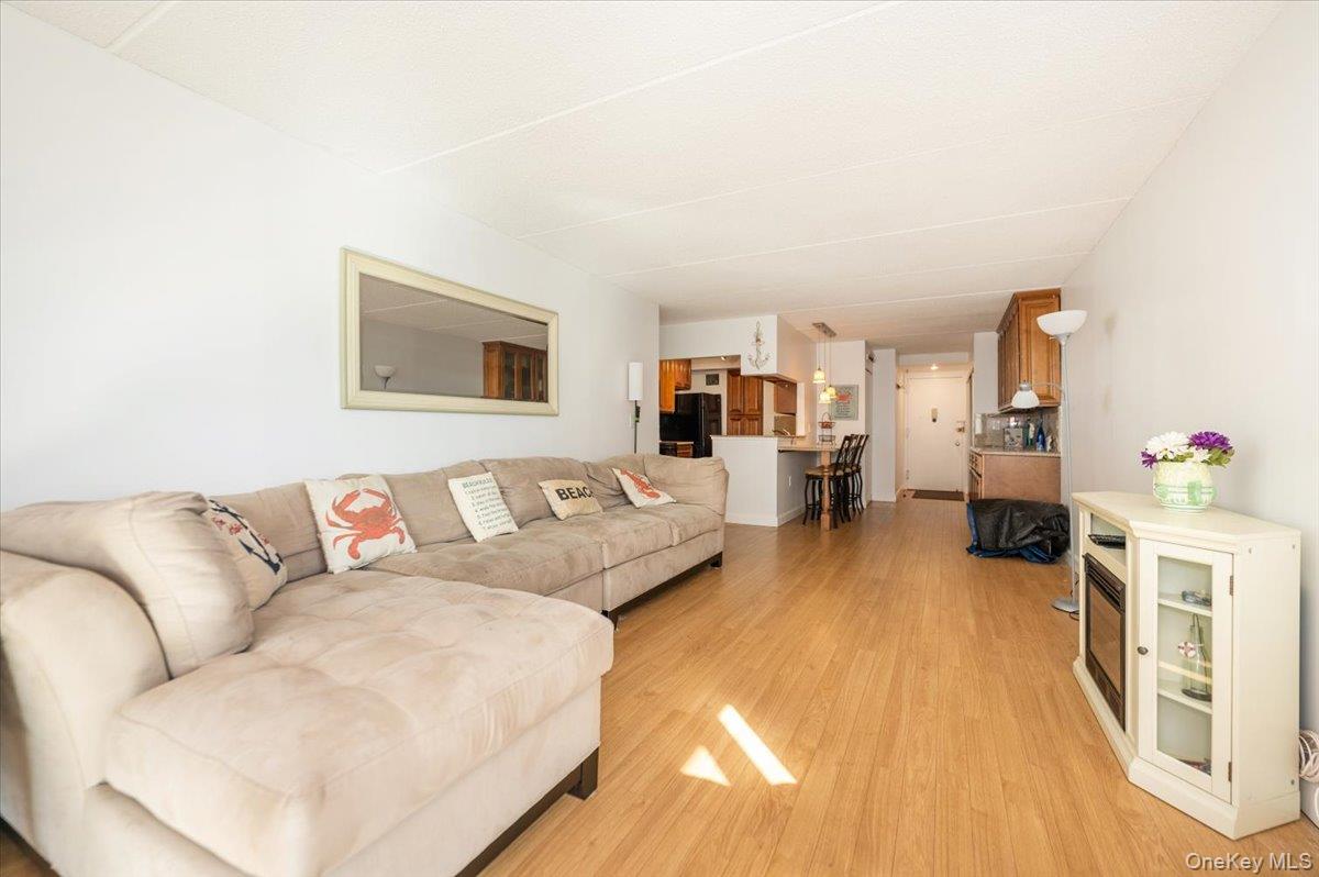 730 W Broadway 2j Property Photo 5