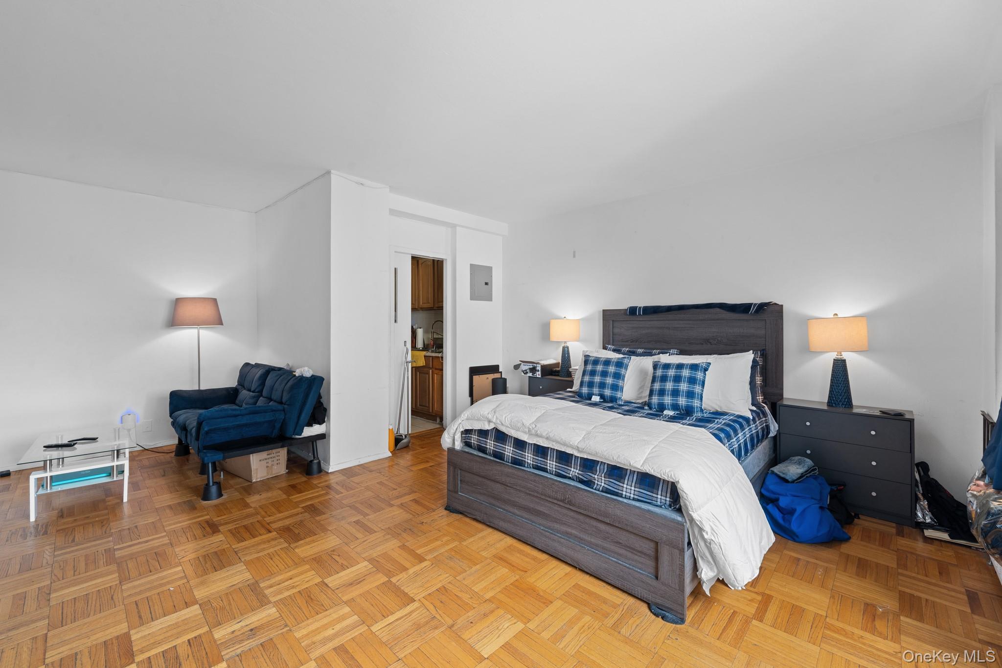 4 Fordham Hill Oval 9e Property Photo 4