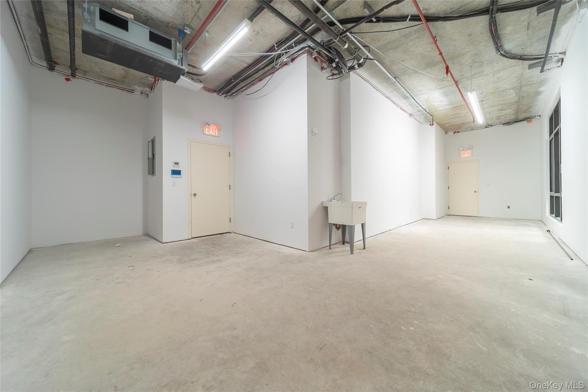 124-28 Queens Boulevard 2e Property Photo 2