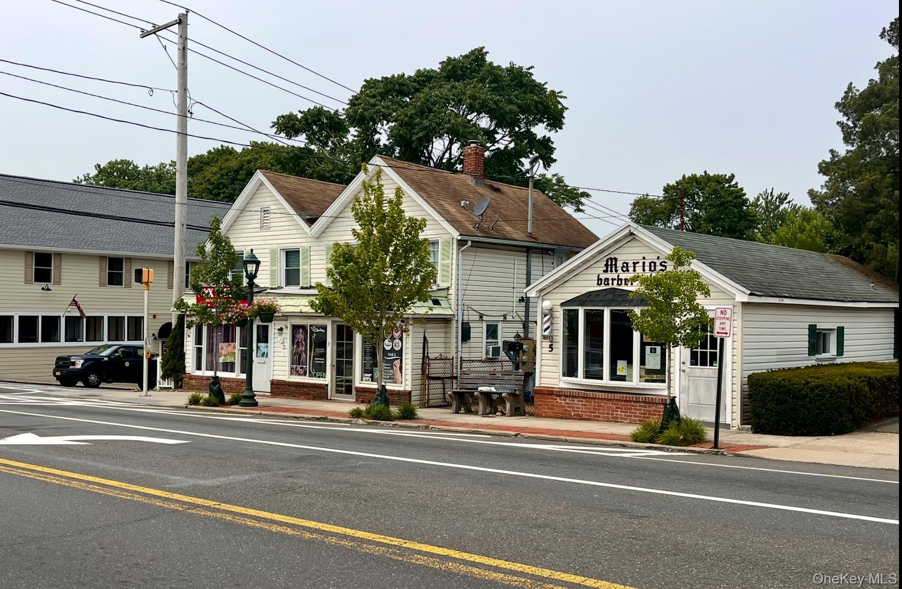 1 E Montauk Highway Property Photo 1