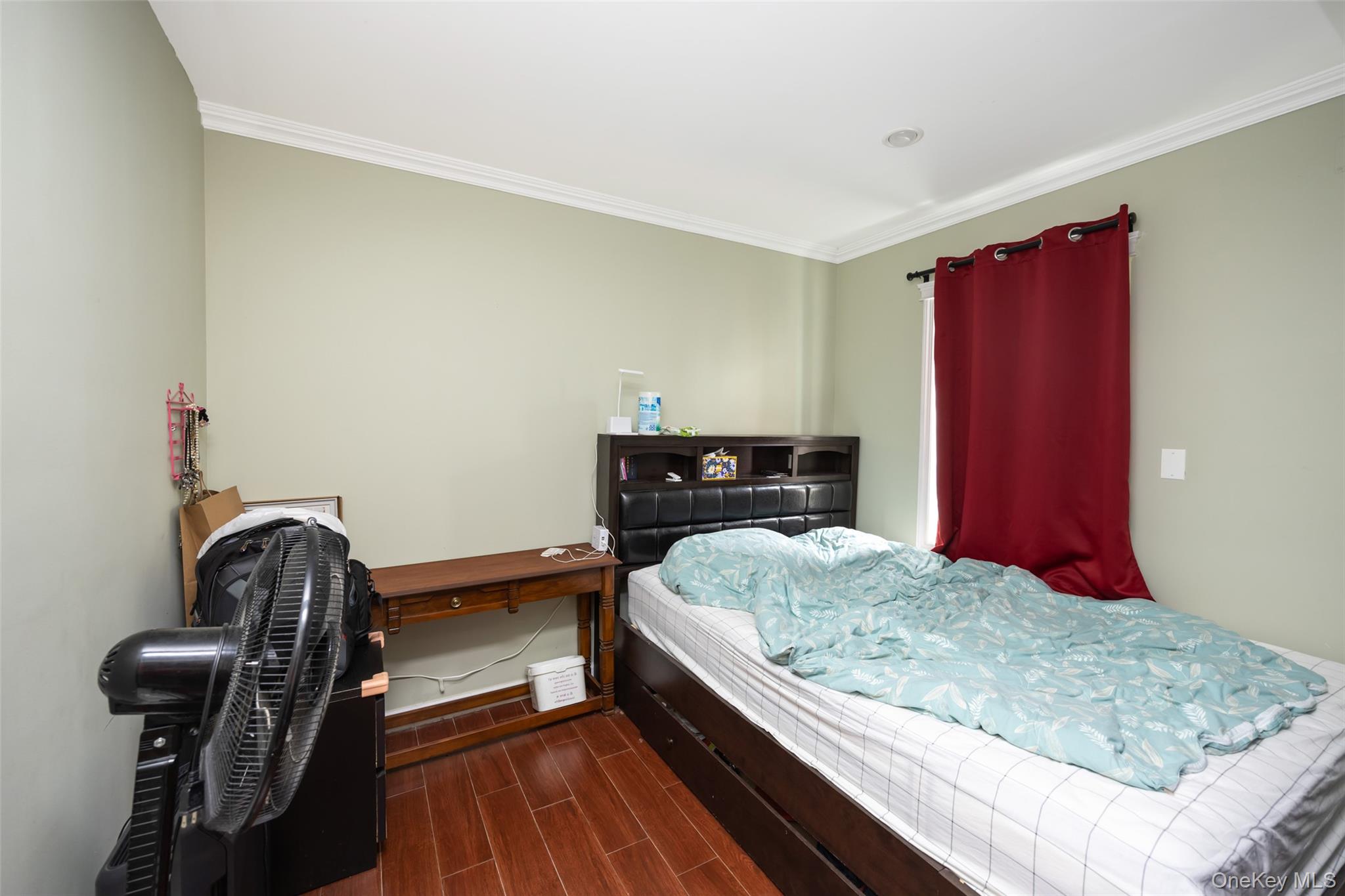 8012 165th Street Property Photo 10
