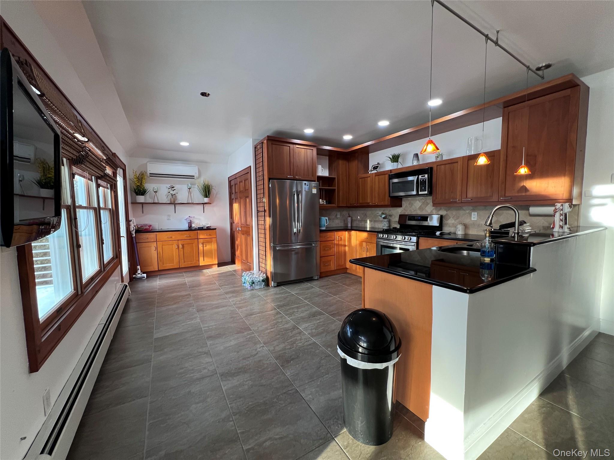 3442 Colony Drive Property Photo 6